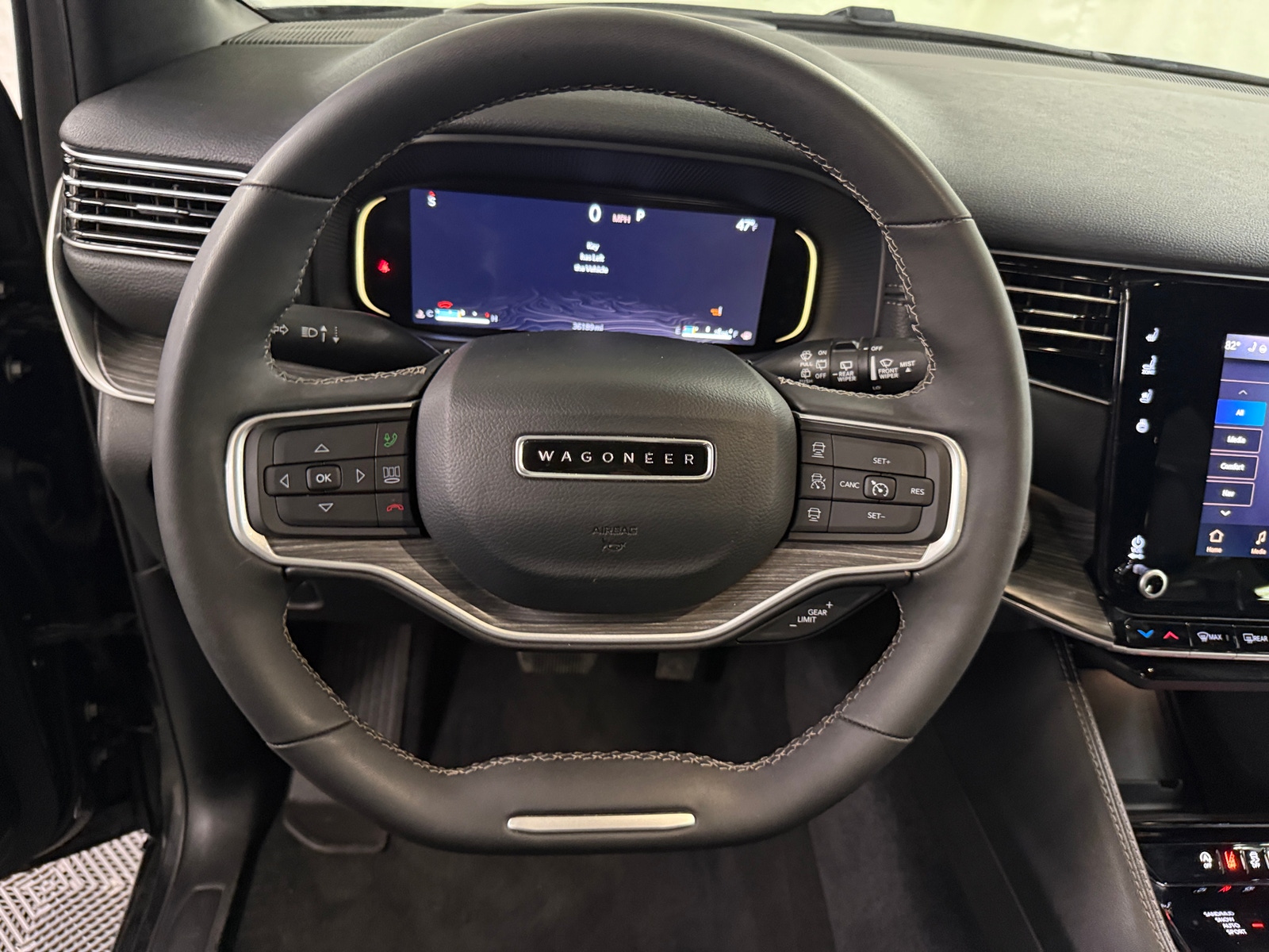 Thumbnail: 2024 Jeep Wagoneer - 4