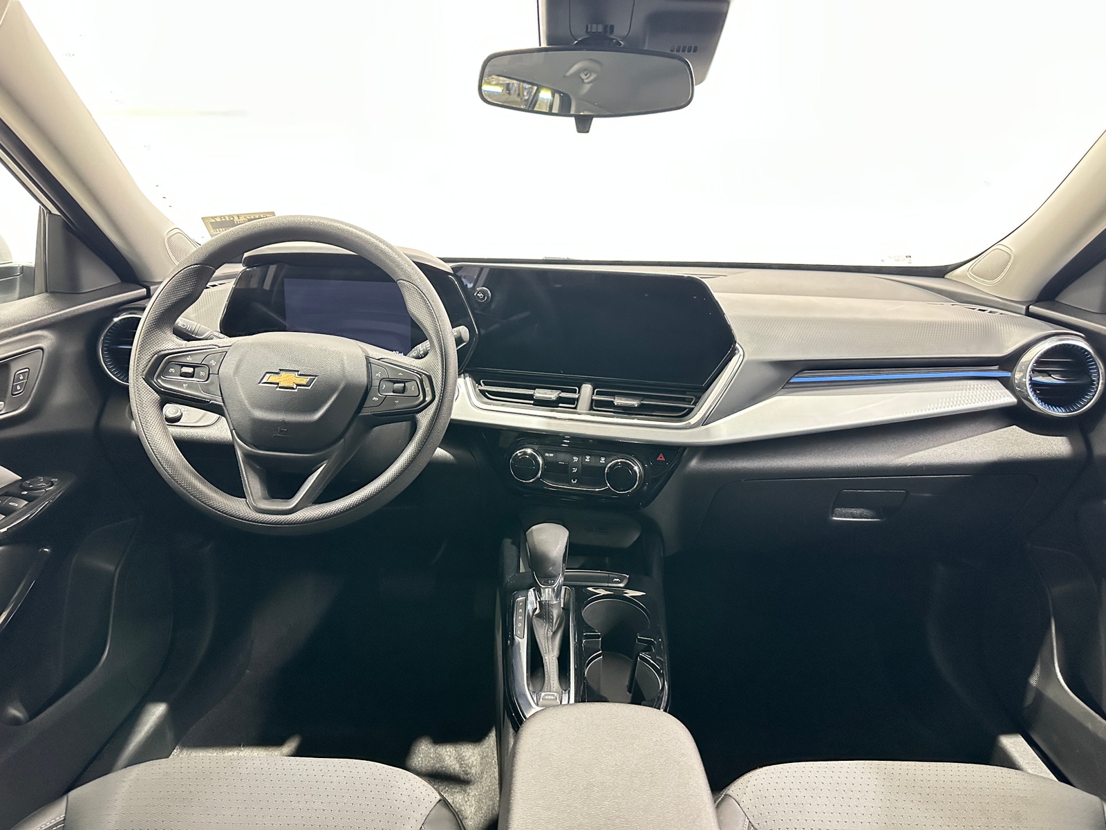 Thumbnail: 2025 Chevrolet Trax - 3