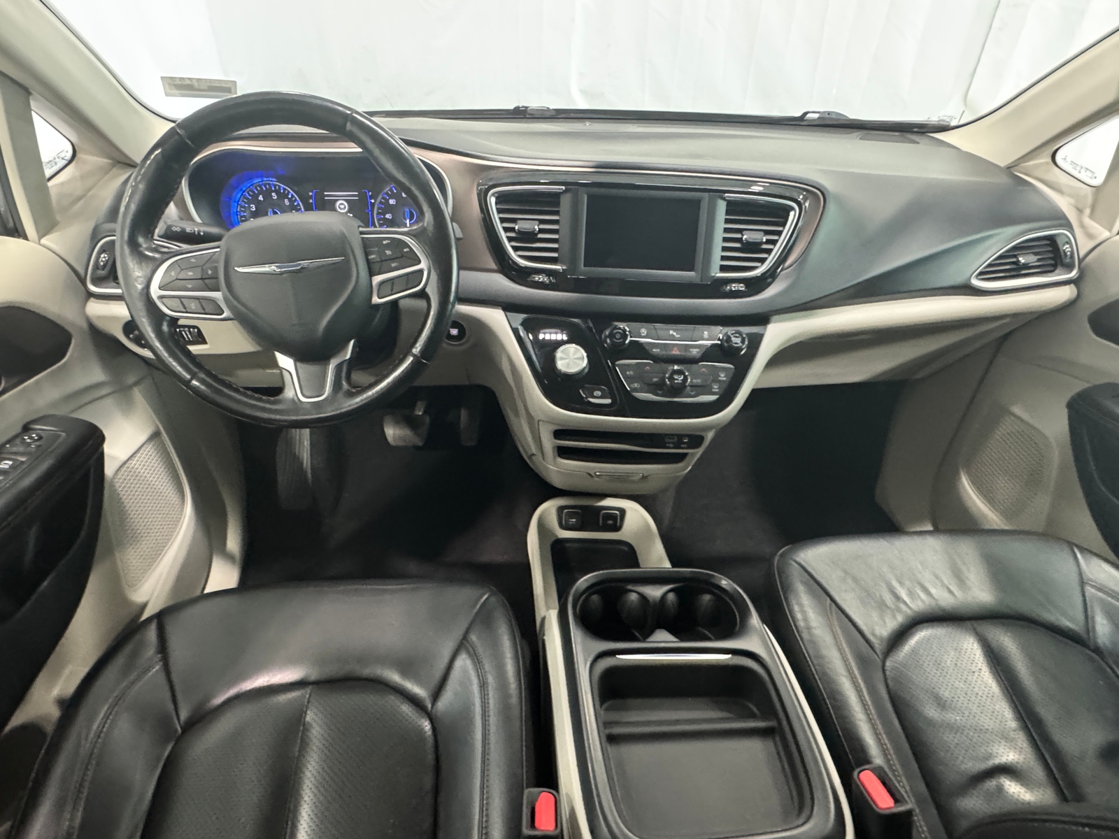 Thumbnail: 2019 Chrysler Pacifica - 2