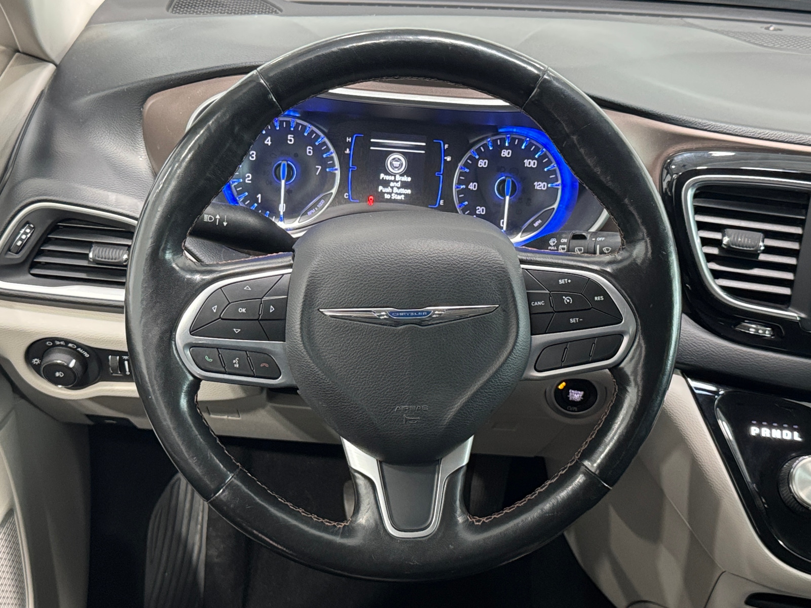 Thumbnail: 2019 Chrysler Pacifica - 4