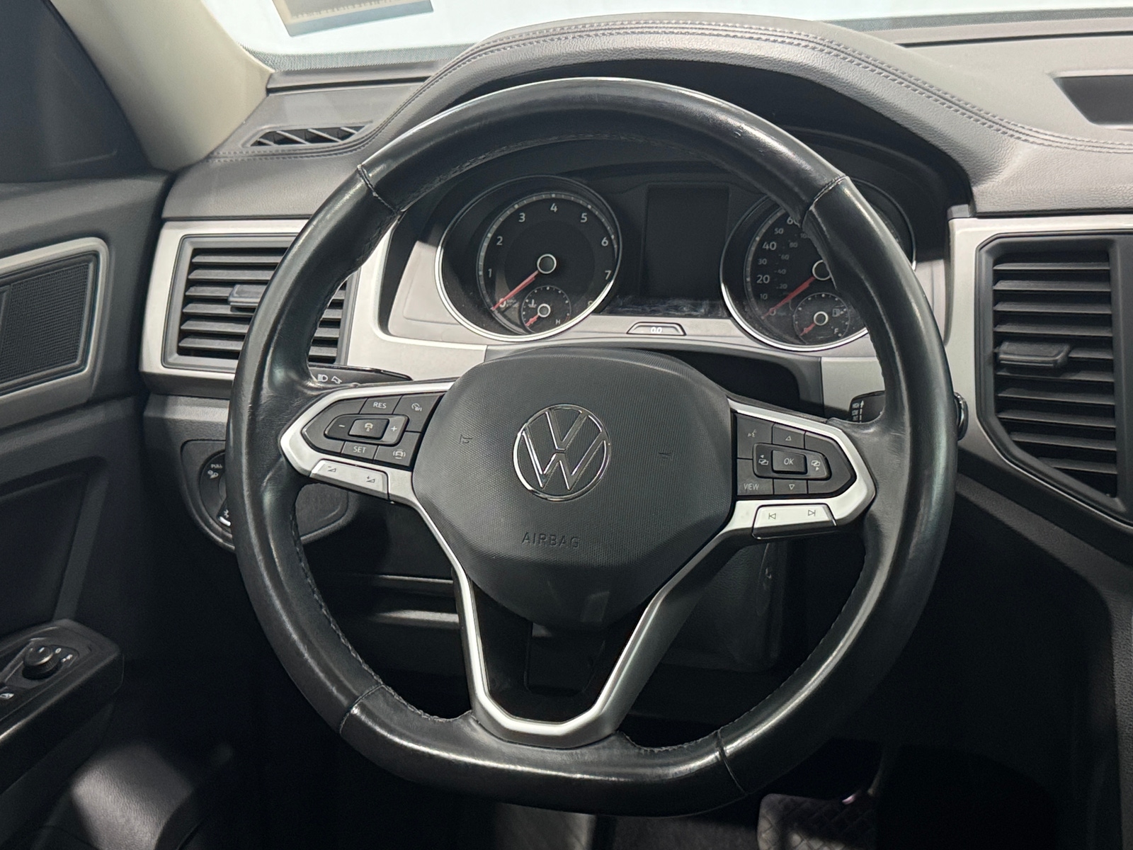 Thumbnail: 2021 Volkswagen Atlas - 4