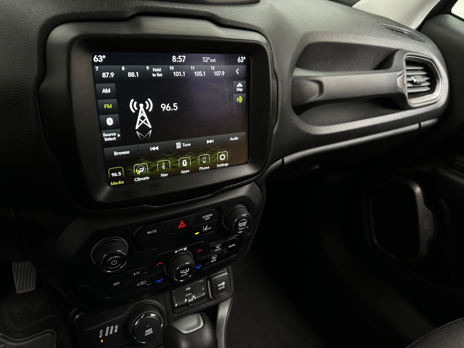 Thumbnail: 2022 Jeep Renegade - 4