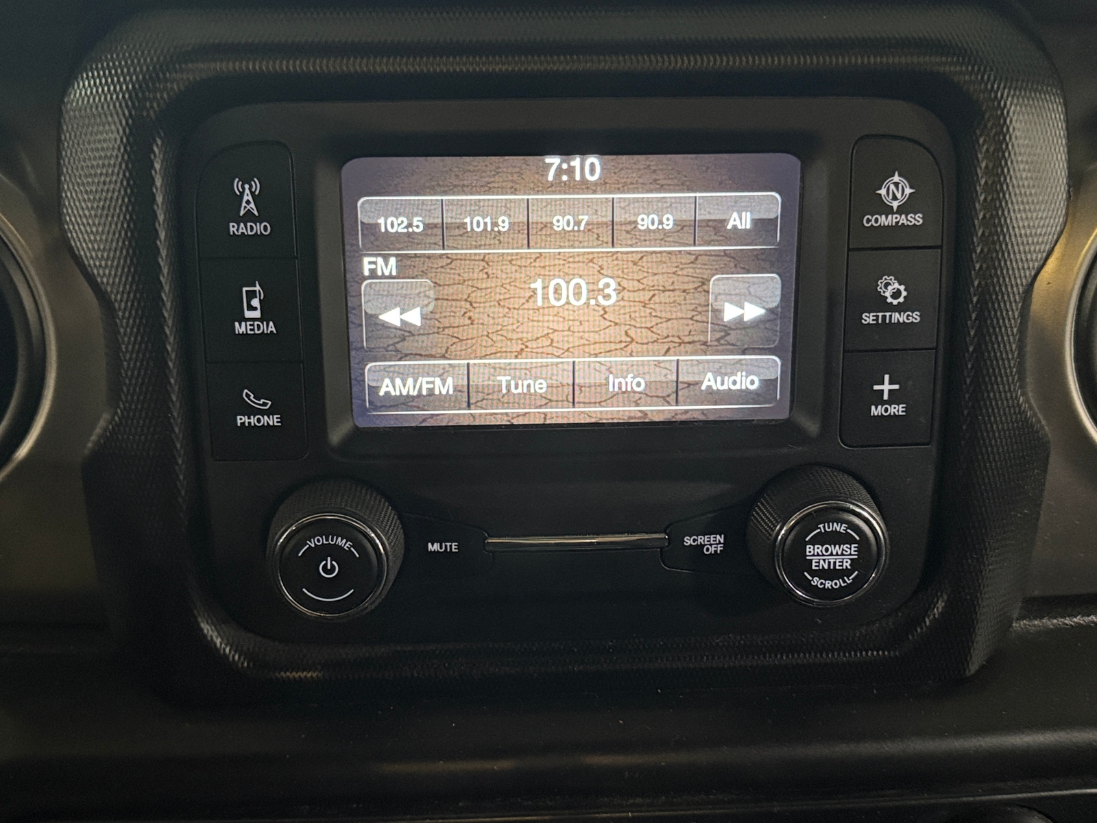 Thumbnail: 2020 Jeep Gladiator - 4