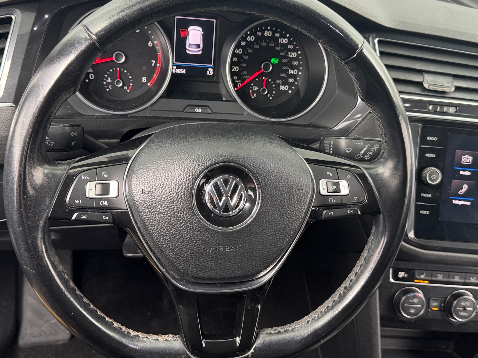 Thumbnail: 2018 Volkswagen Tiguan - 4