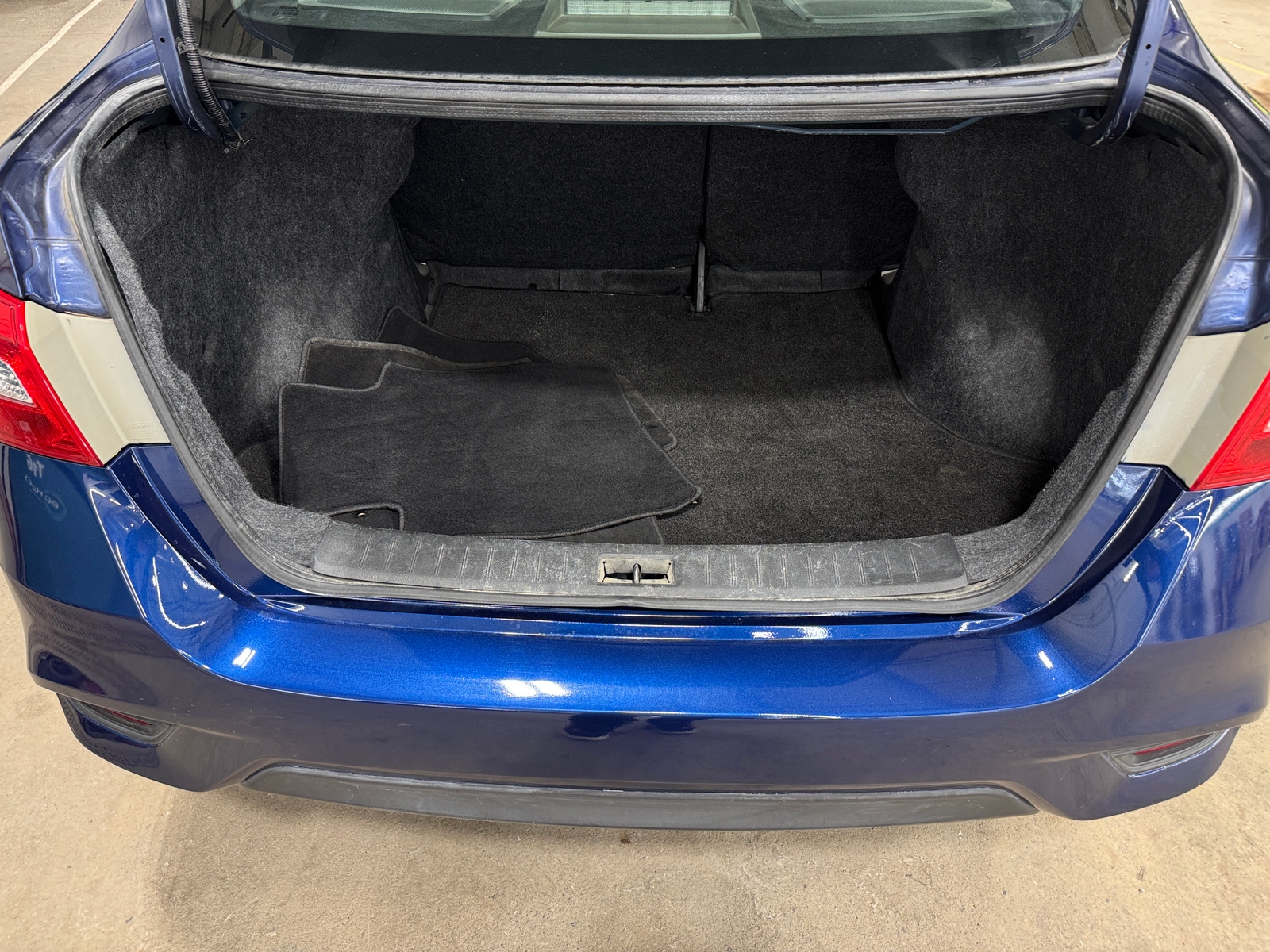 Thumbnail: 2018 Nissan Sentra - 7