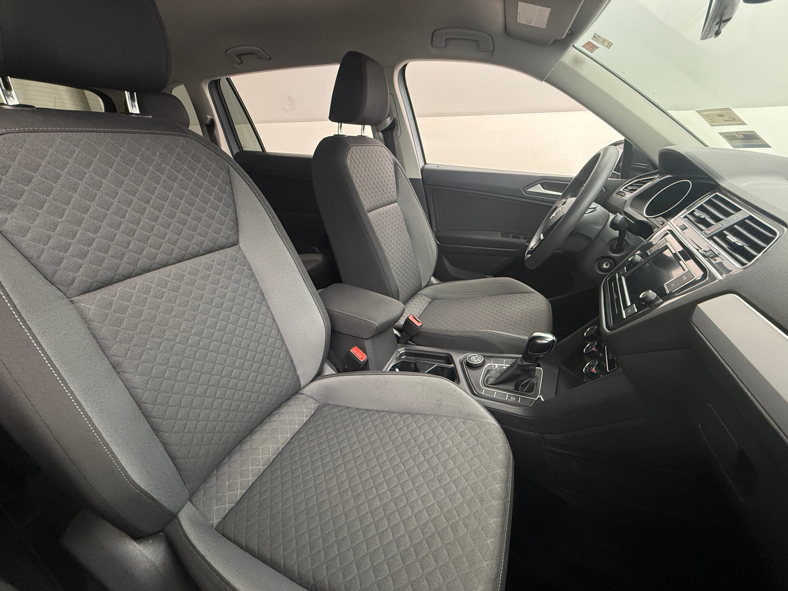 Thumbnail: 2020 Volkswagen Tiguan - 2