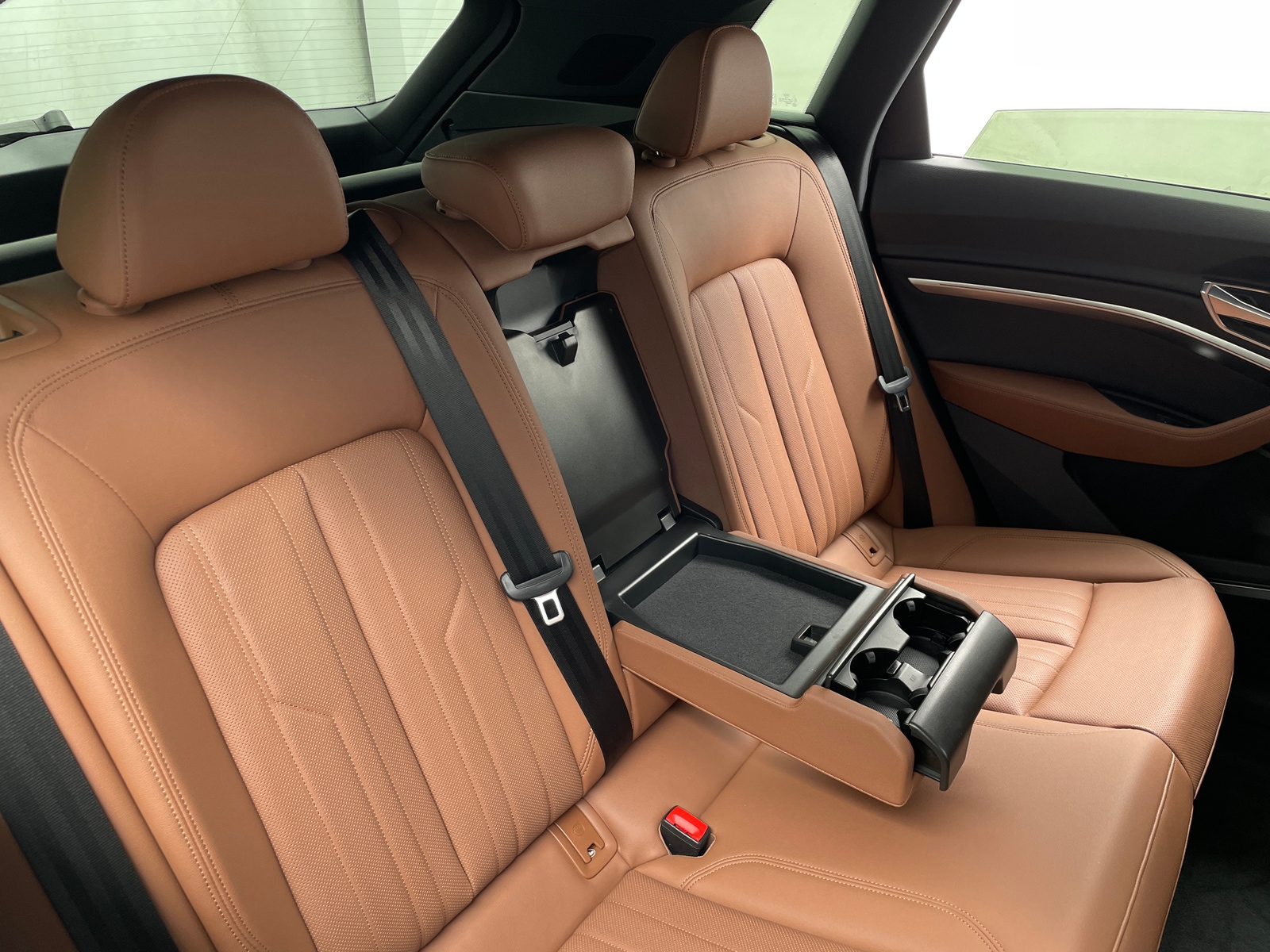 Thumbnail: 2022 Audi e-tron - 5