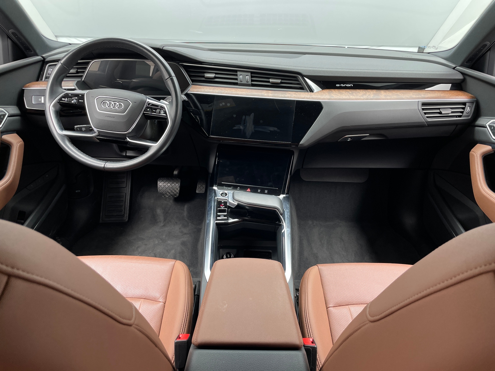 Thumbnail: 2022 Audi e-tron - 2