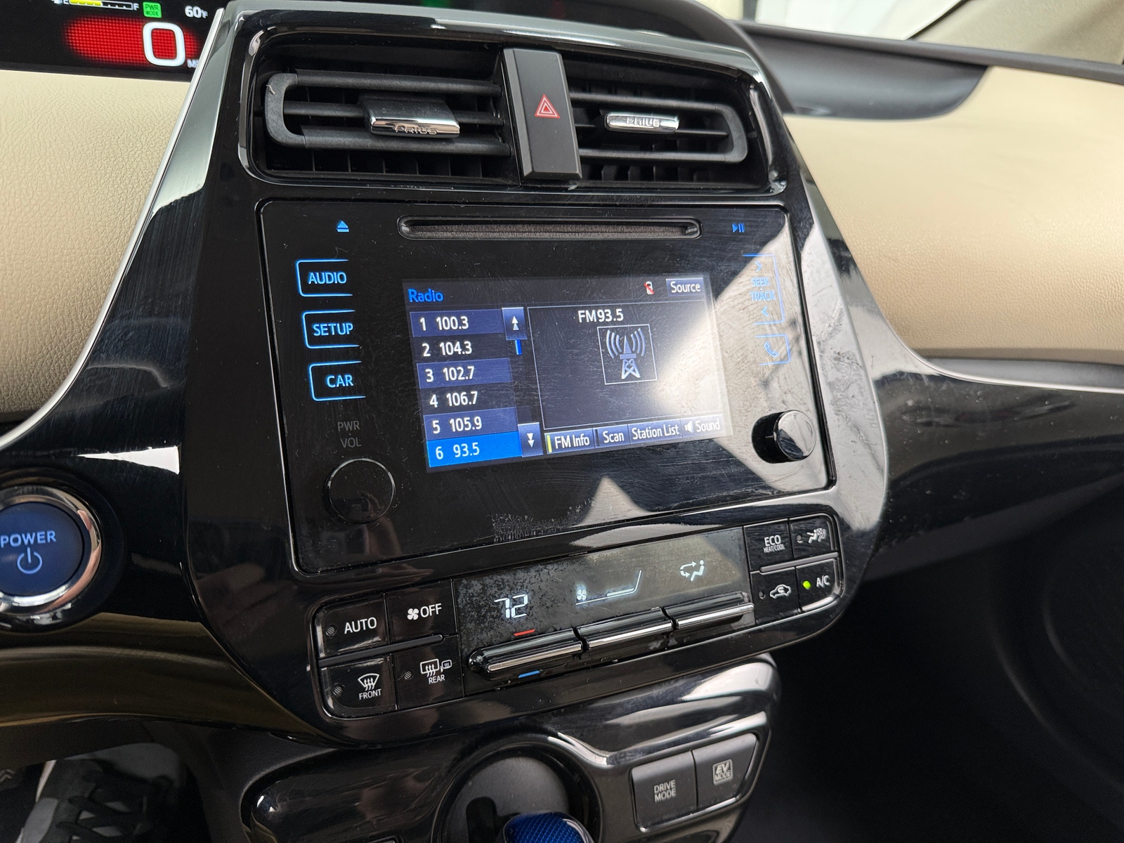 Thumbnail: 2017 Toyota Prius - 4