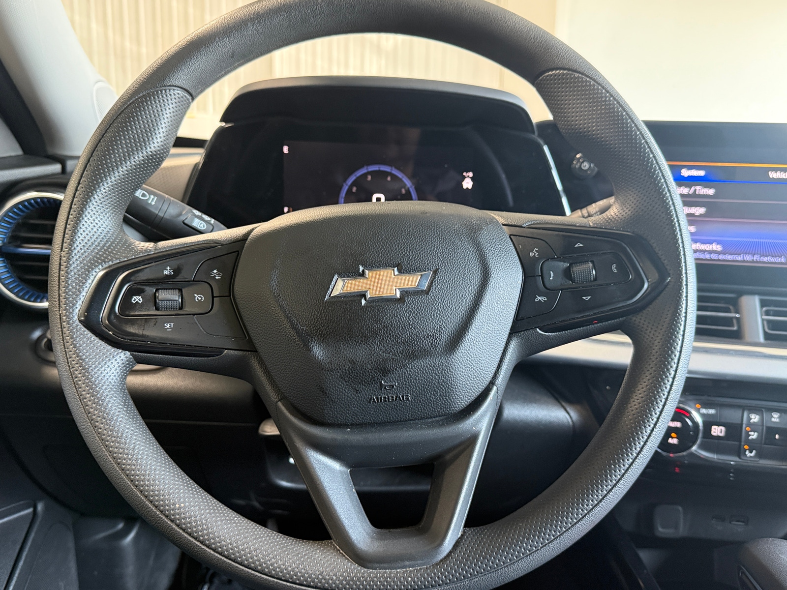 Thumbnail: 2025 Chevrolet Trax - 5