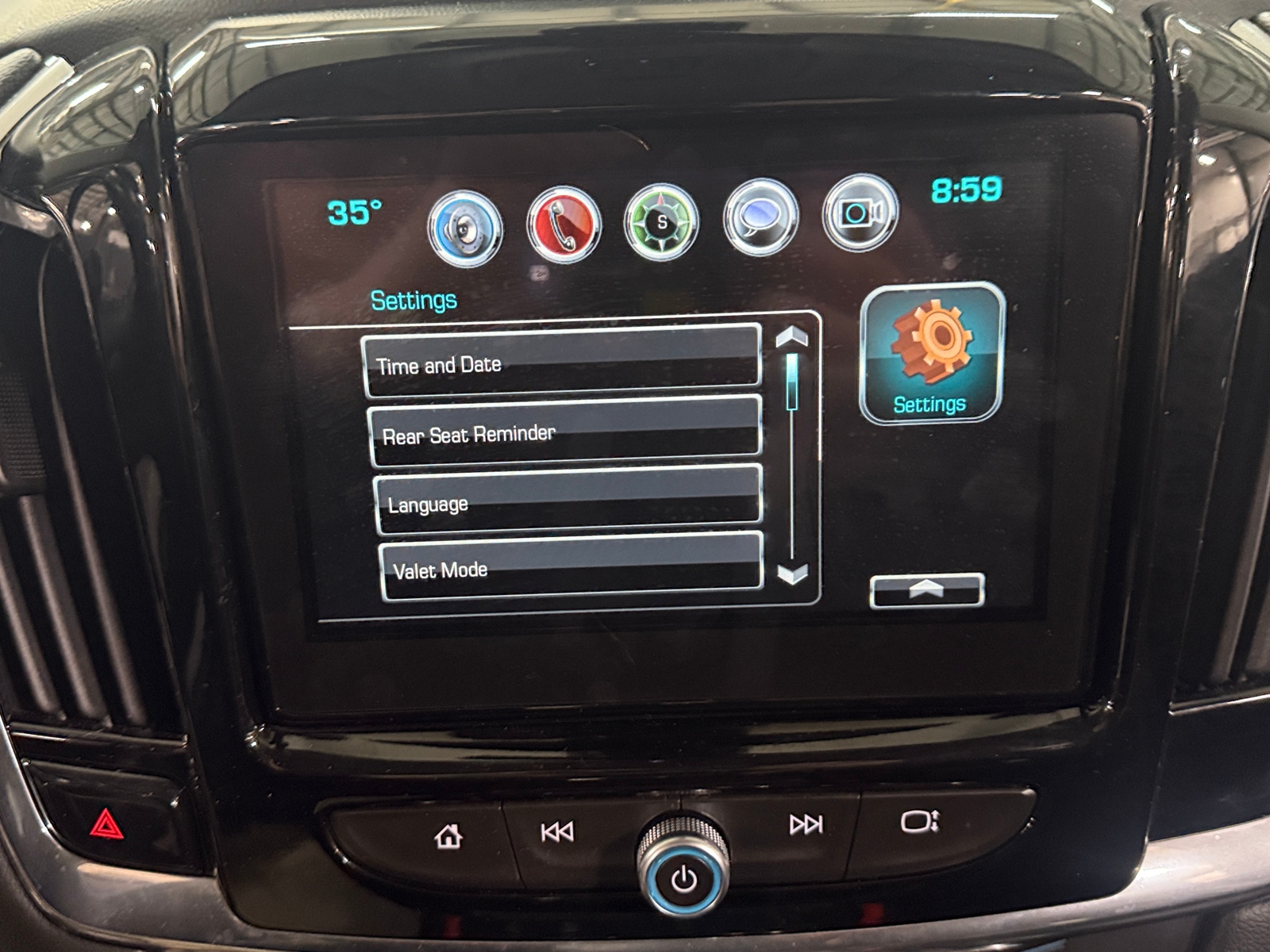 Thumbnail: 2018 Chevrolet Traverse - 3