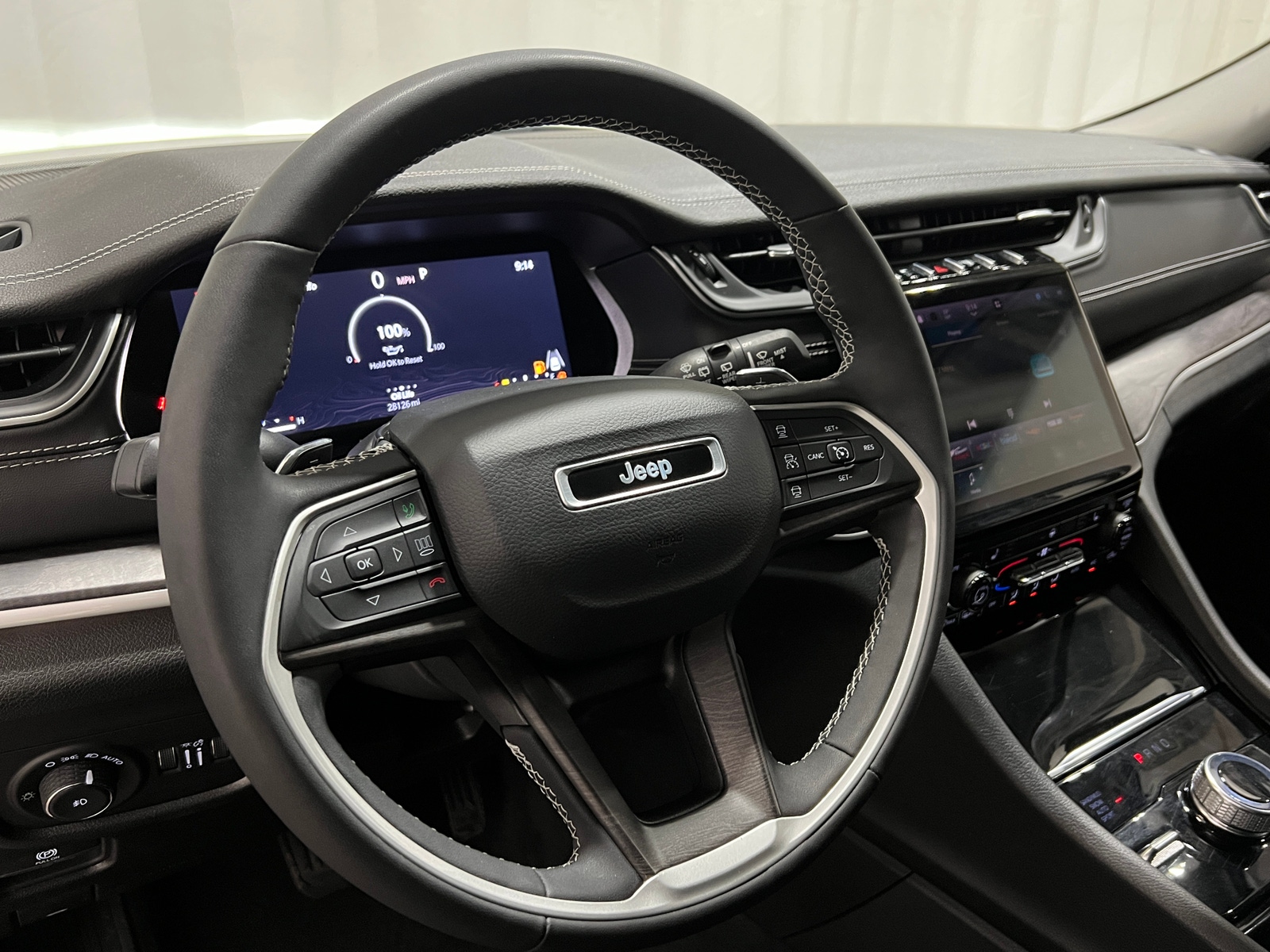 Thumbnail: 2023 Jeep Grand Cherokee L - 4