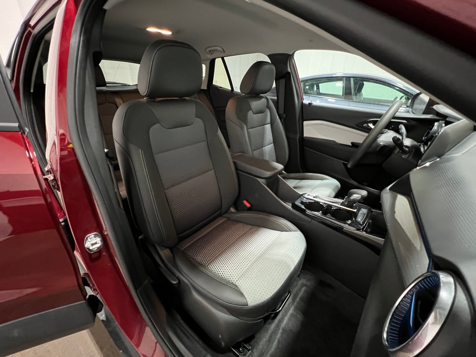 Thumbnail: 2025 Chevrolet Trax - 2