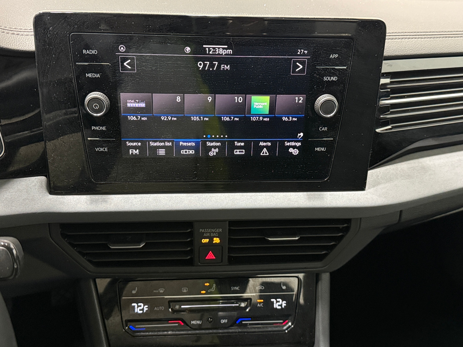 Thumbnail: 2025 Volkswagen Jetta - 3