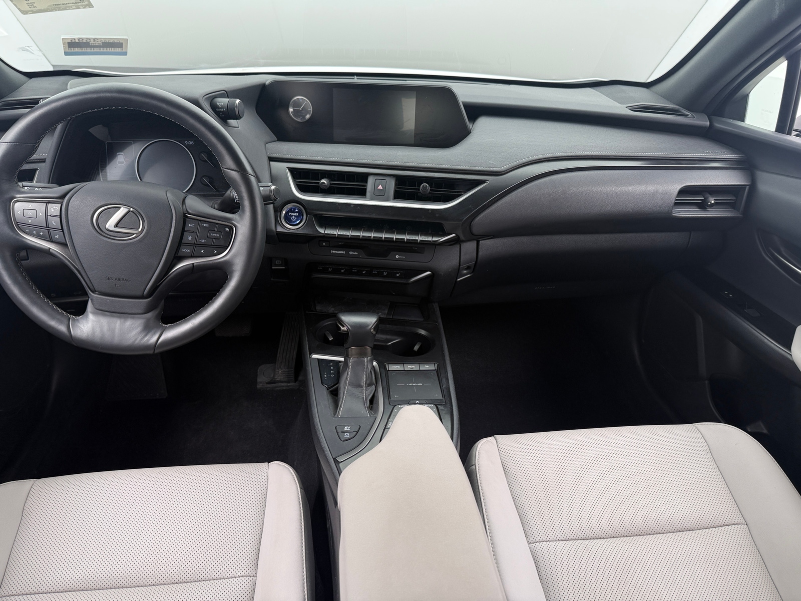 Thumbnail: 2019 Lexus UX - 2