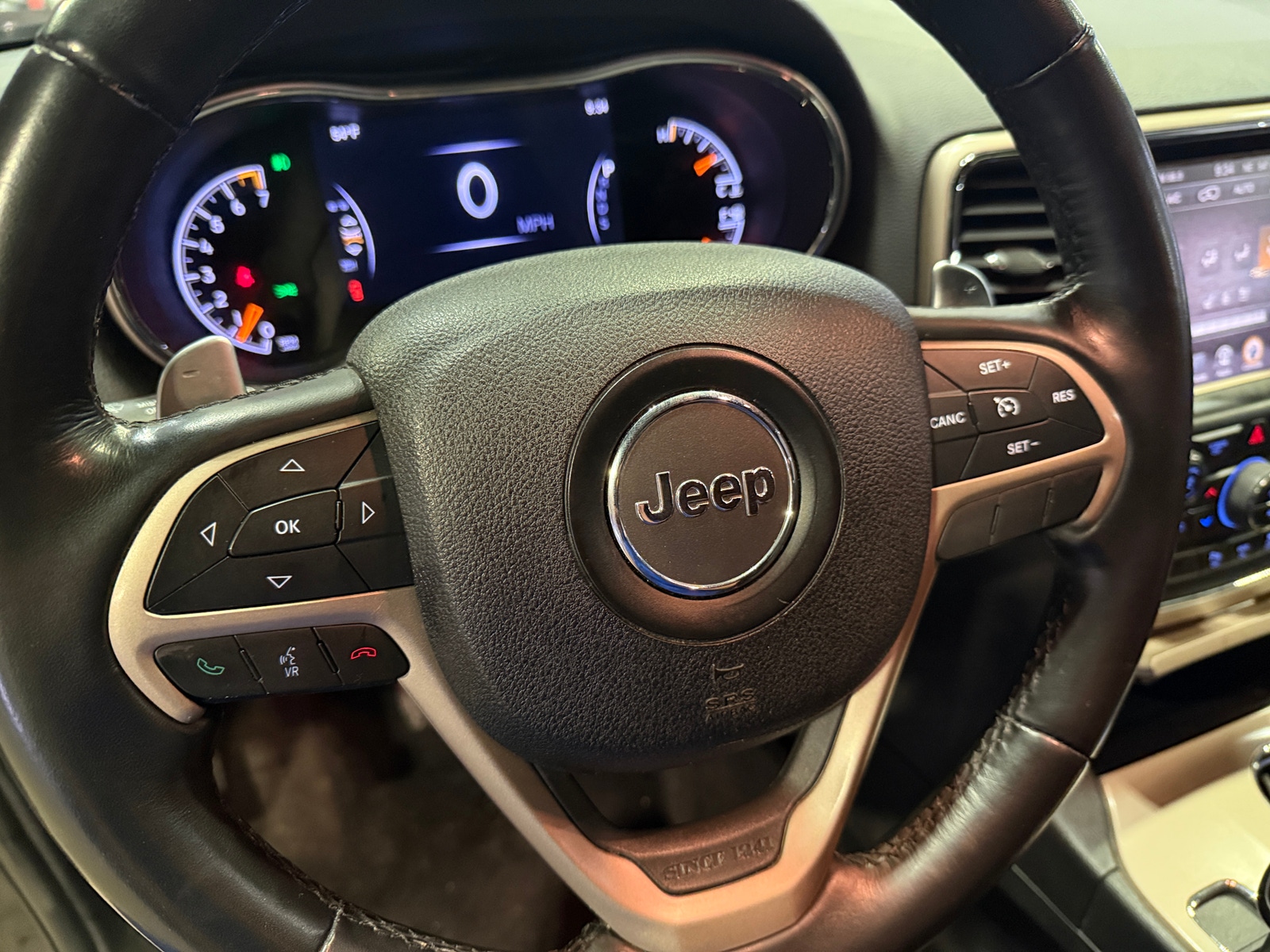 Thumbnail: 2015 Jeep Grand Cherokee - 4