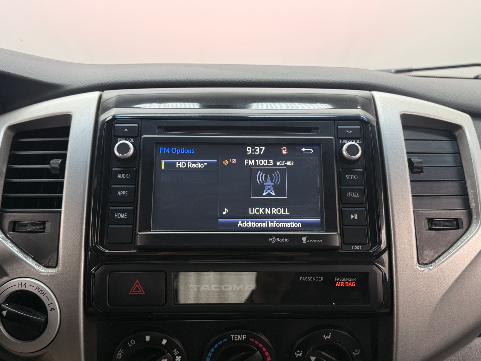 Thumbnail: 2015 Toyota Tacoma - 4