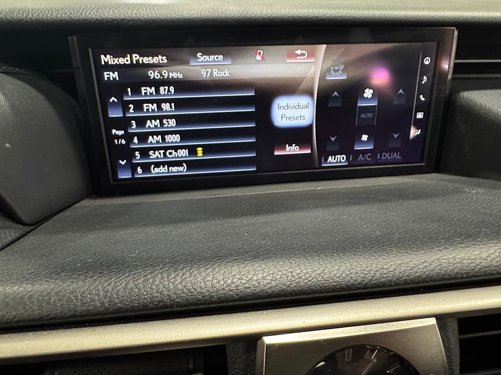 Thumbnail: 2019 Lexus IS - 3