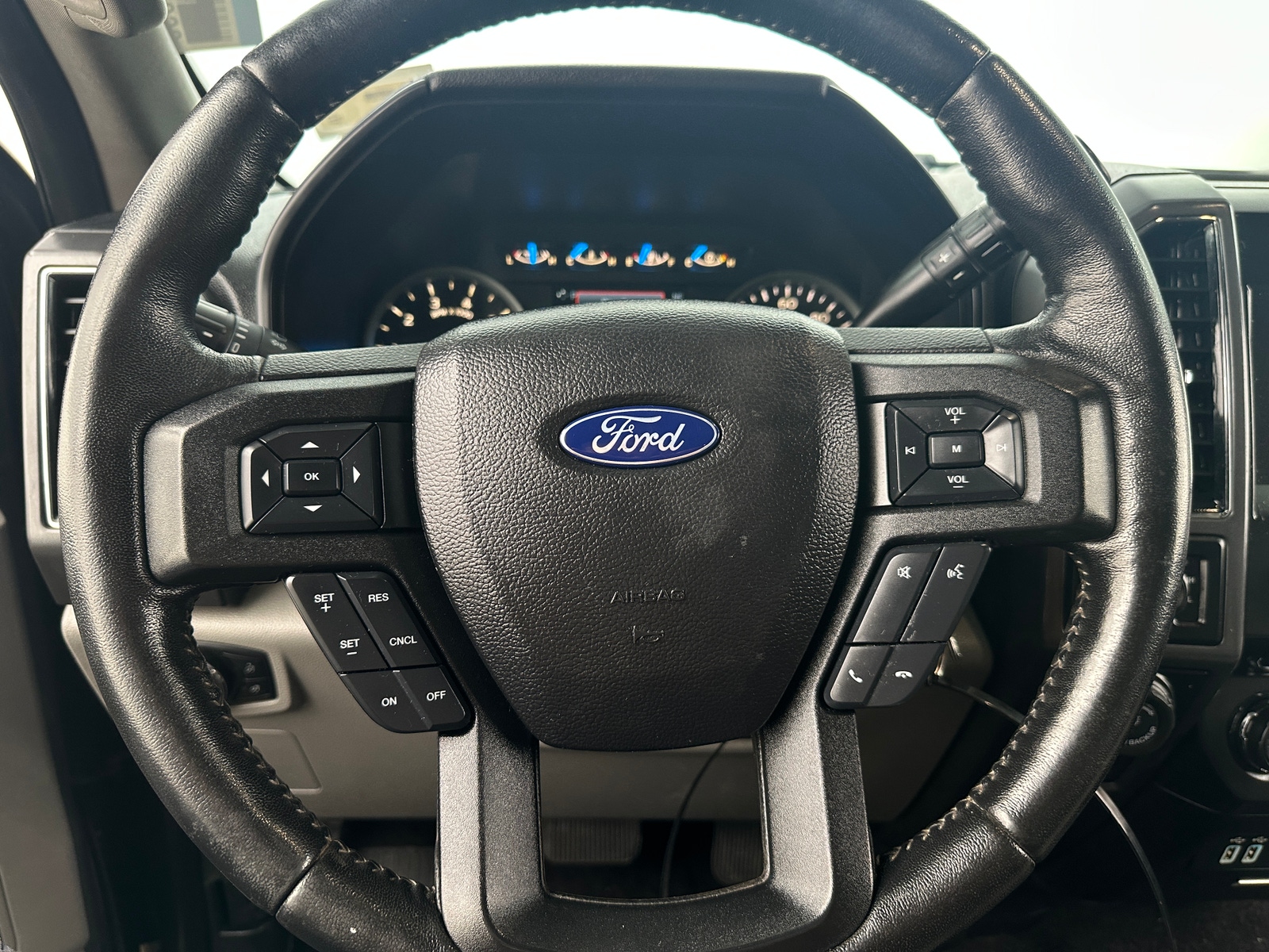 Thumbnail: 2017 Ford Econoline - 5