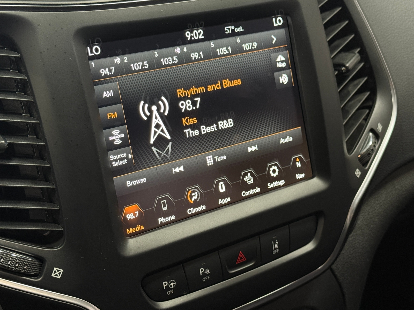 Thumbnail: 2023 Jeep Cherokee - 3