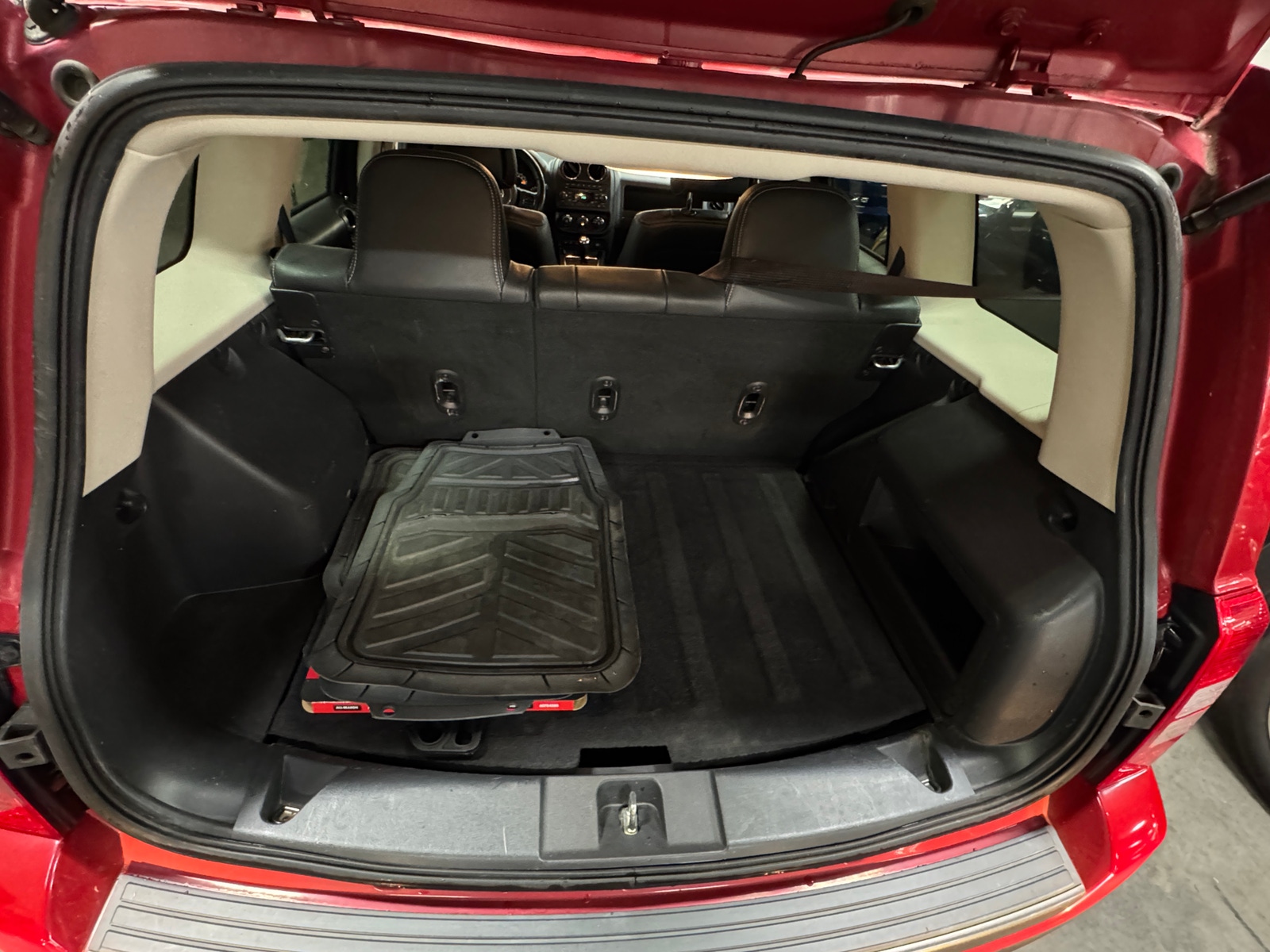 Thumbnail: 2017 Jeep Patriot - 7