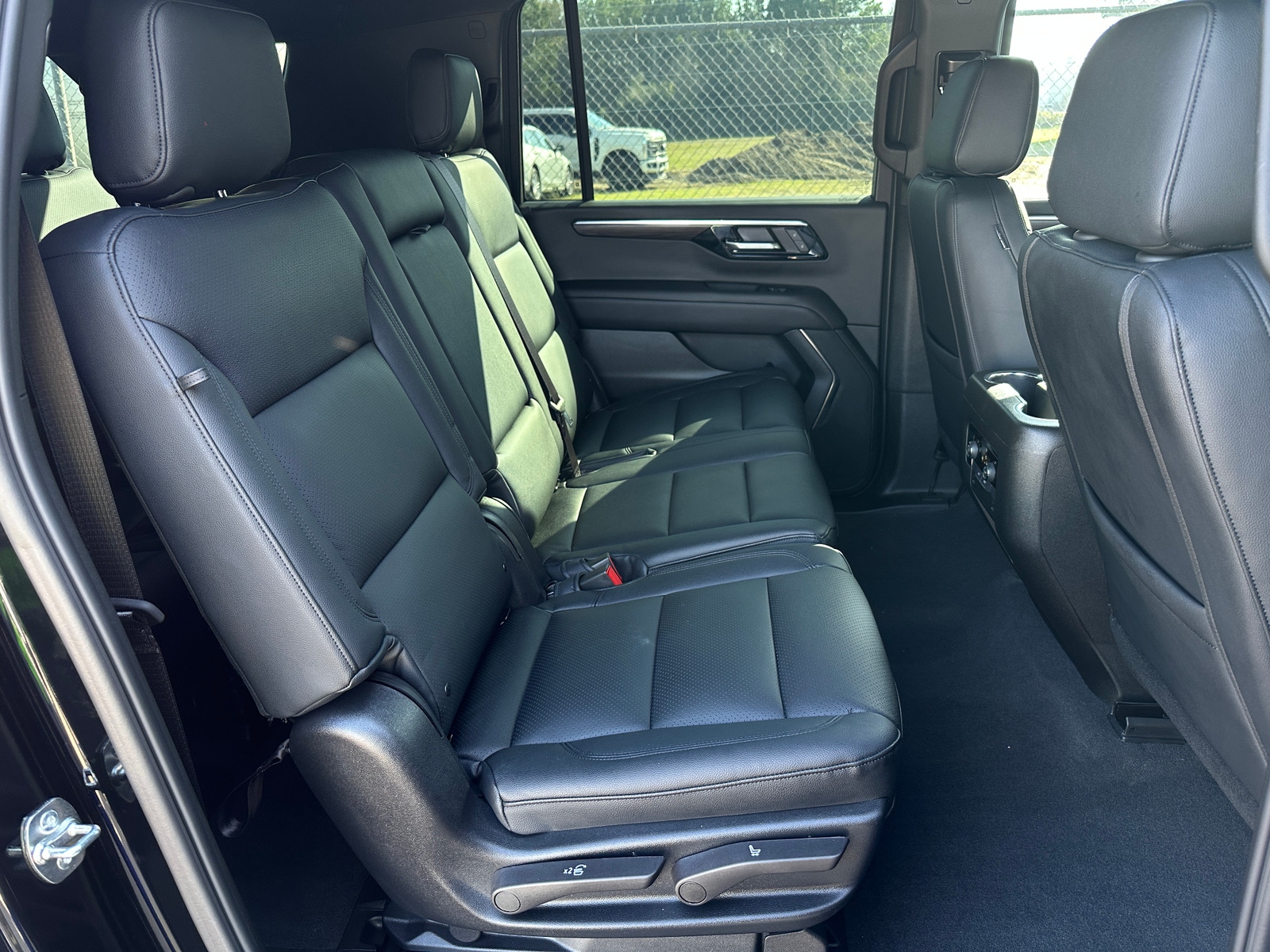 Thumbnail: 2025 Chevrolet Suburban - 5