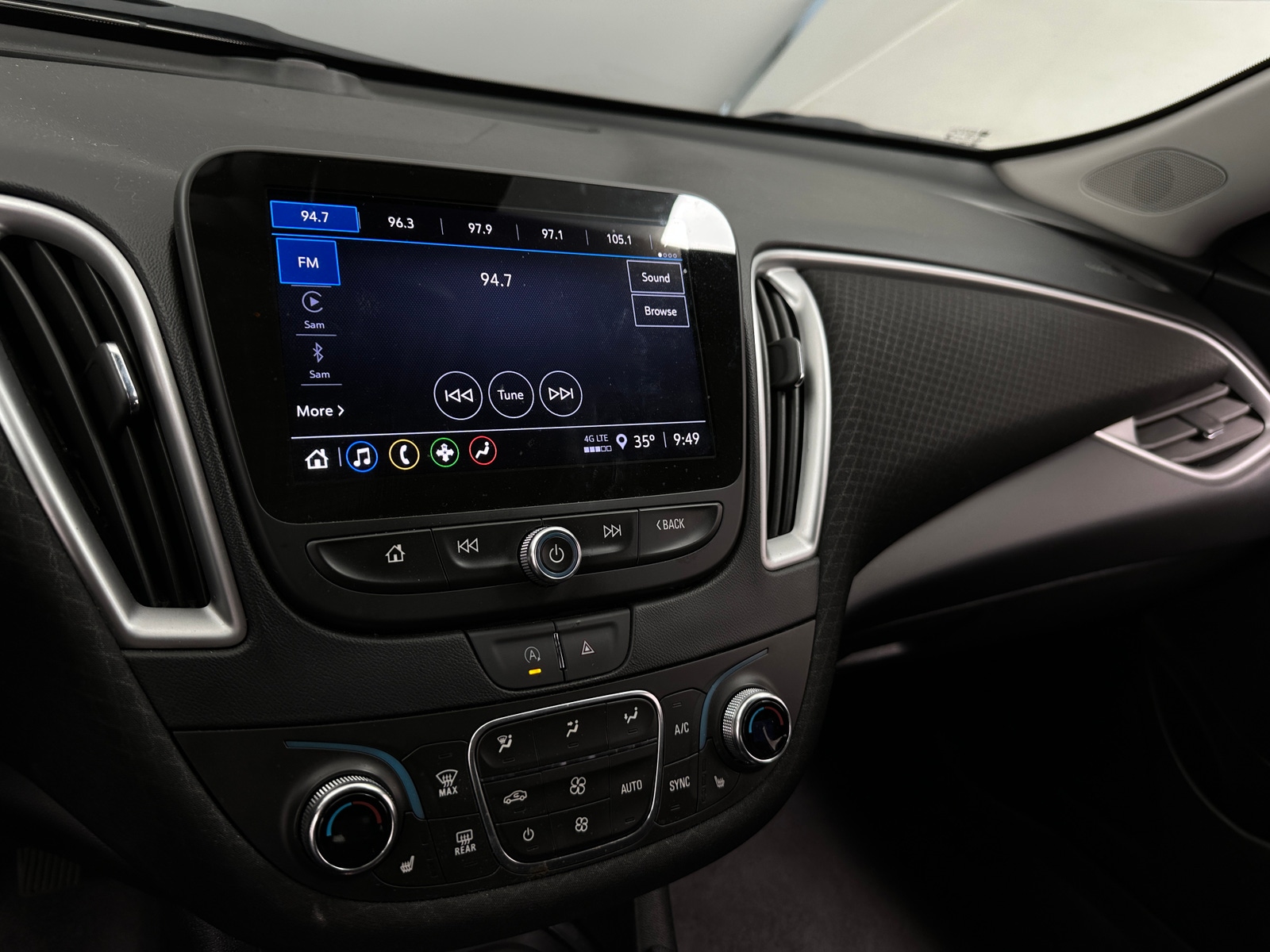 Thumbnail: 2024 Chevrolet Malibu - 4