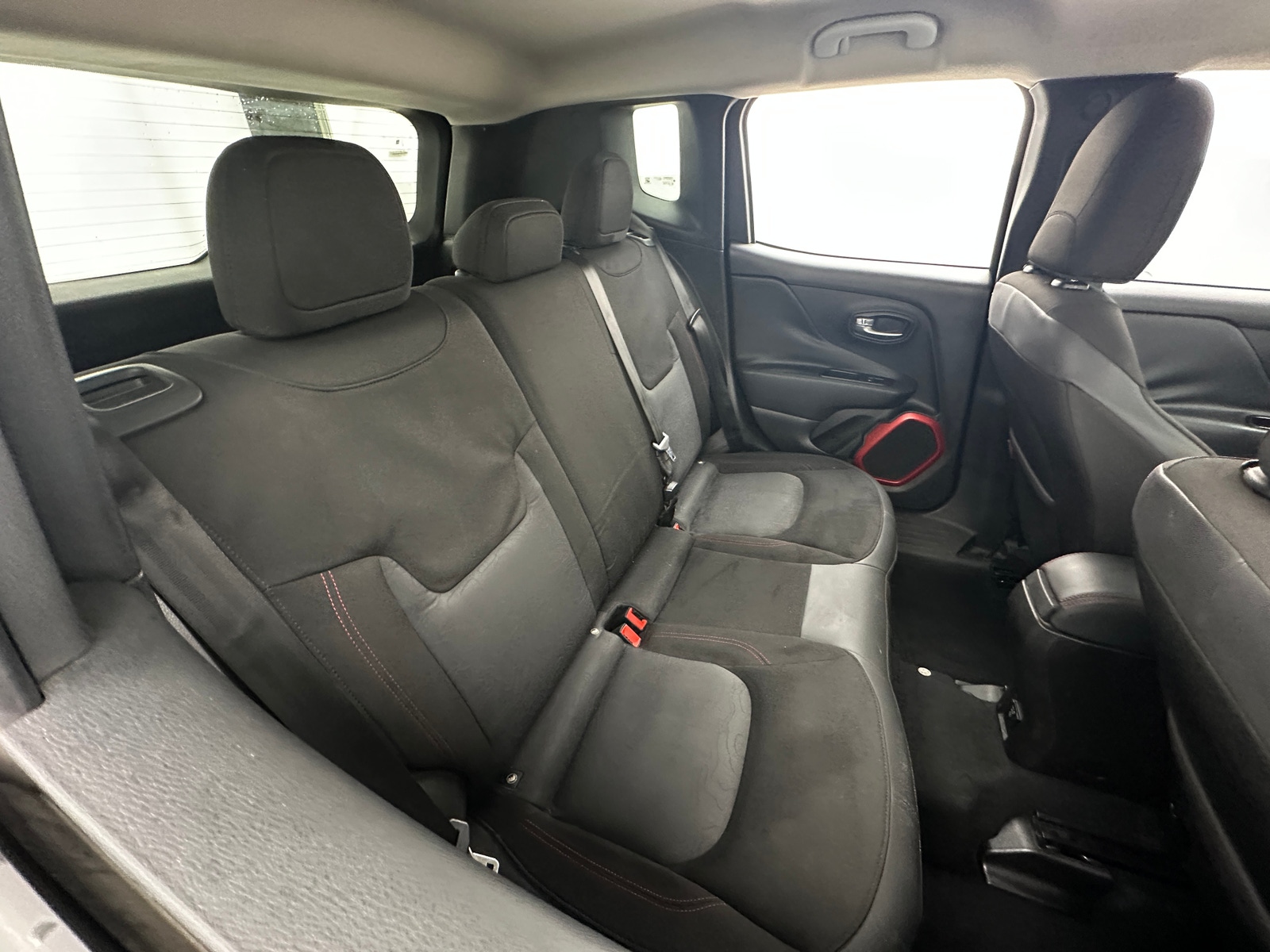 Thumbnail: 2017 Jeep Renegade - 6