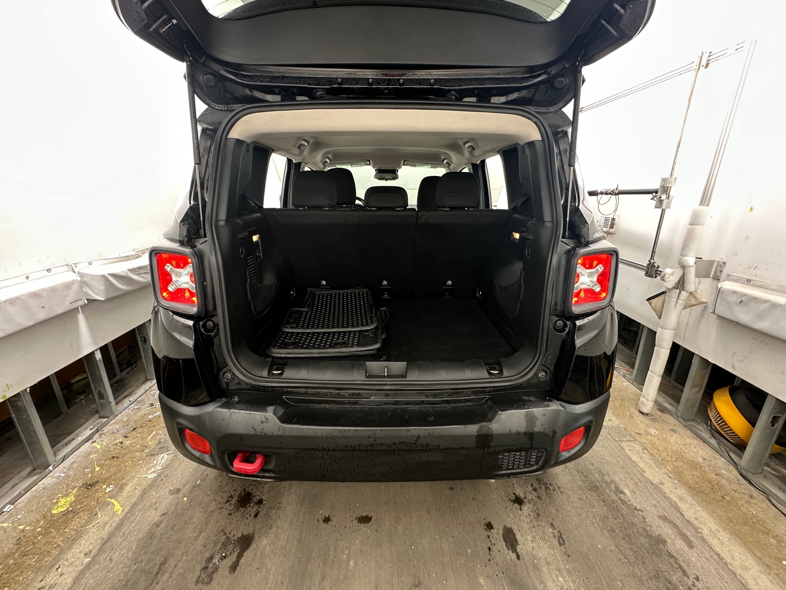 Thumbnail: 2017 Jeep Renegade - 7