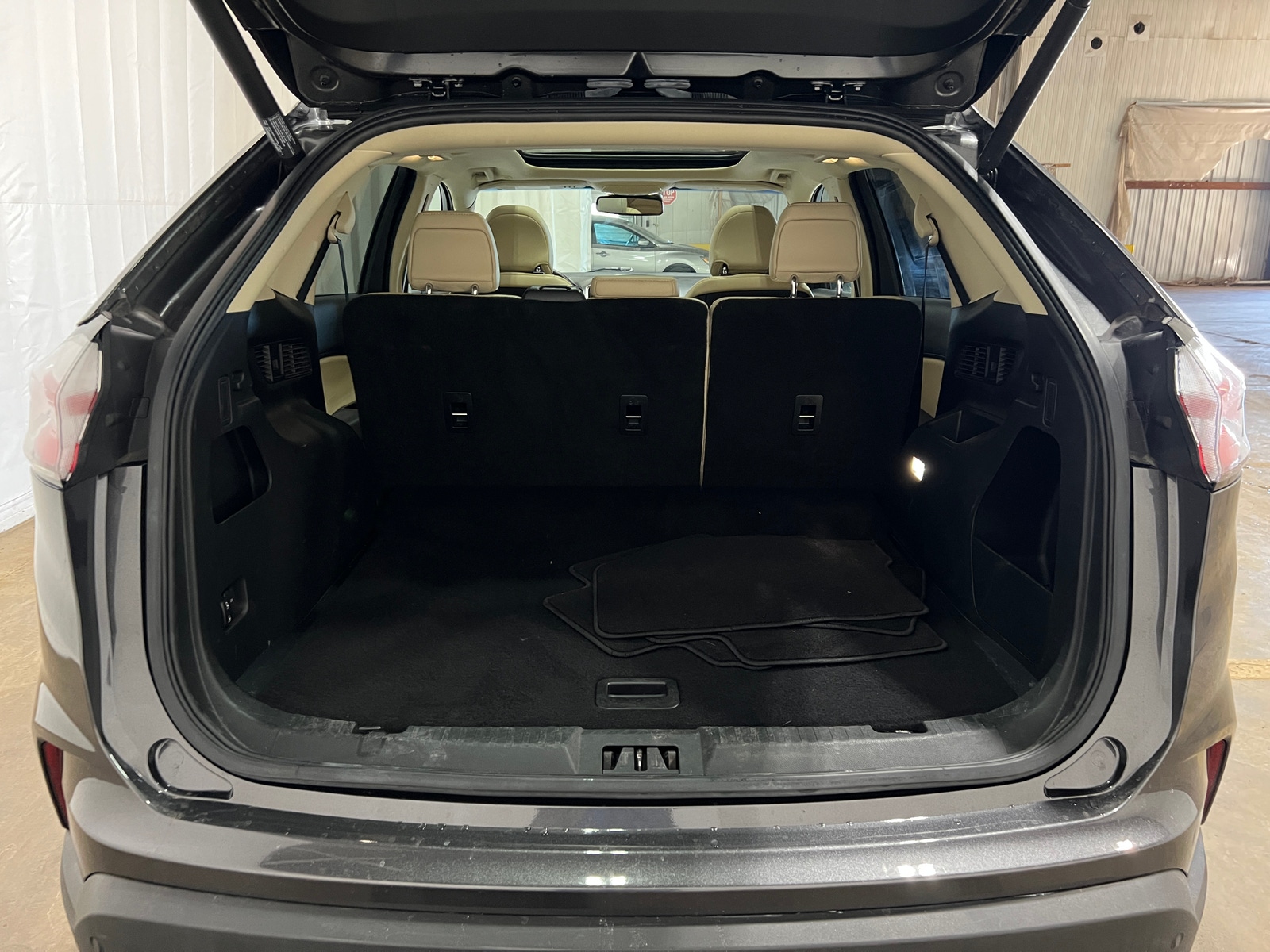 Thumbnail: 2019 Ford Edge - 6