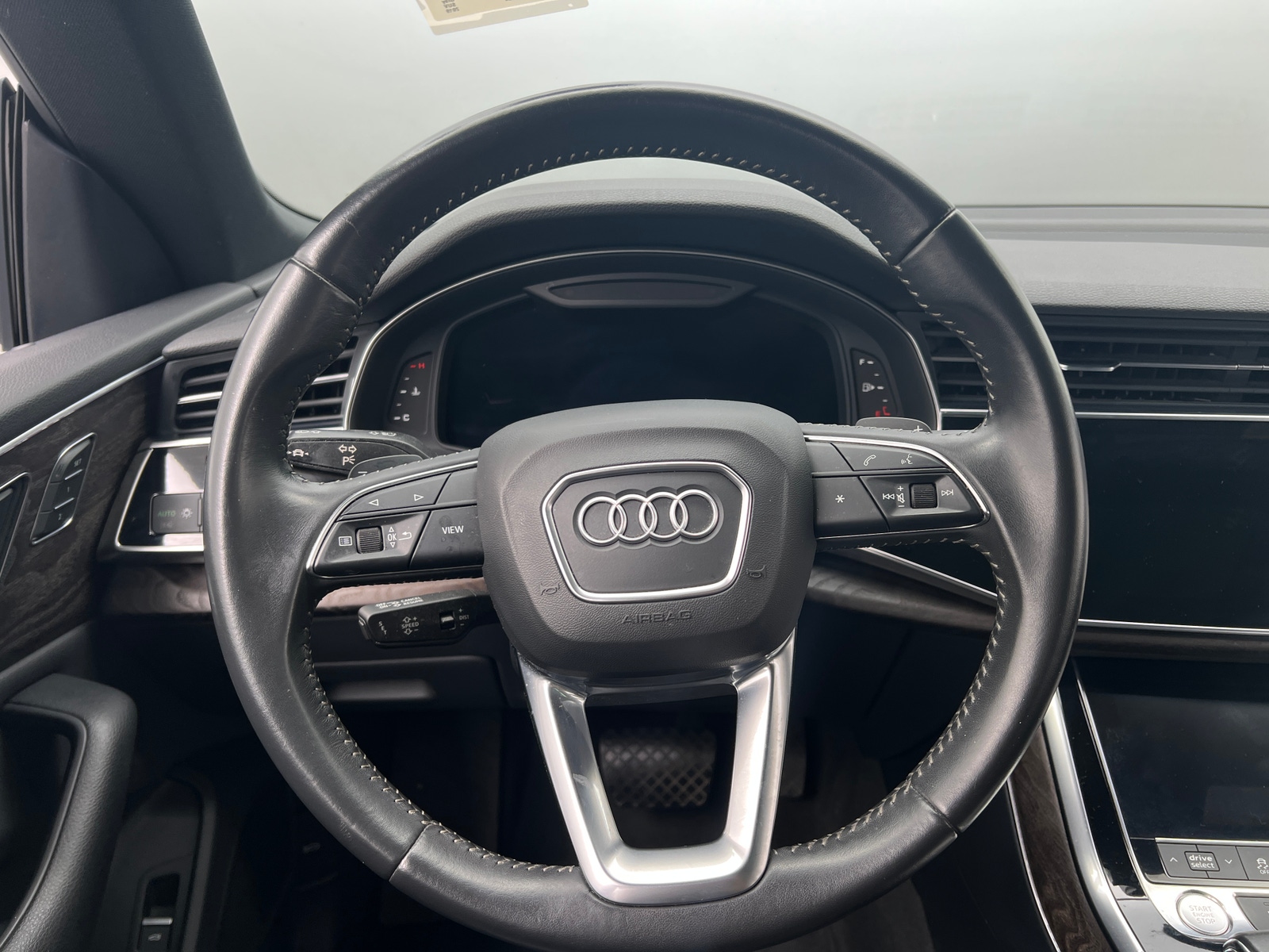 Thumbnail: 2019 Audi Q8 - 4