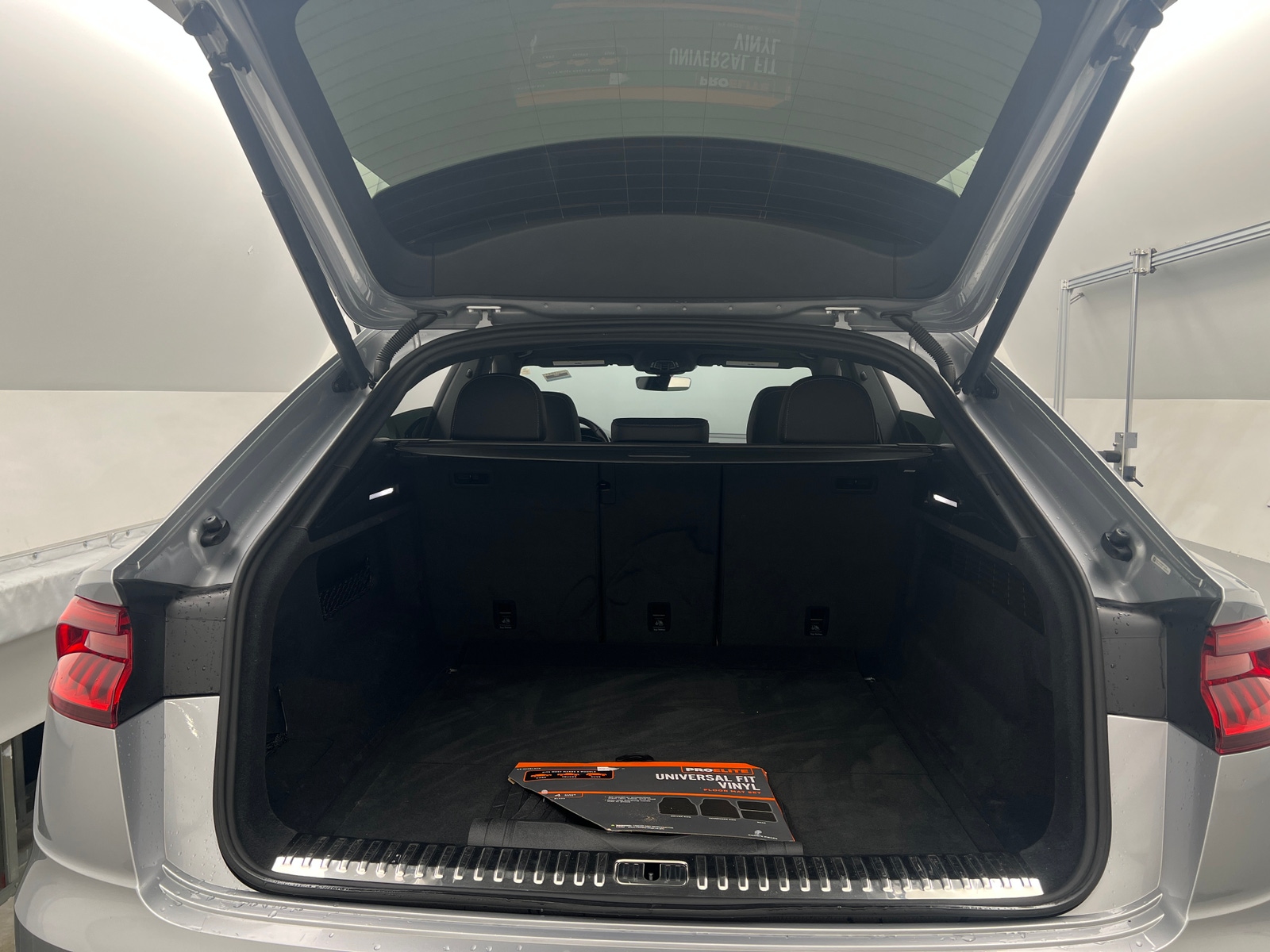 Thumbnail: 2019 Audi Q8 - 6