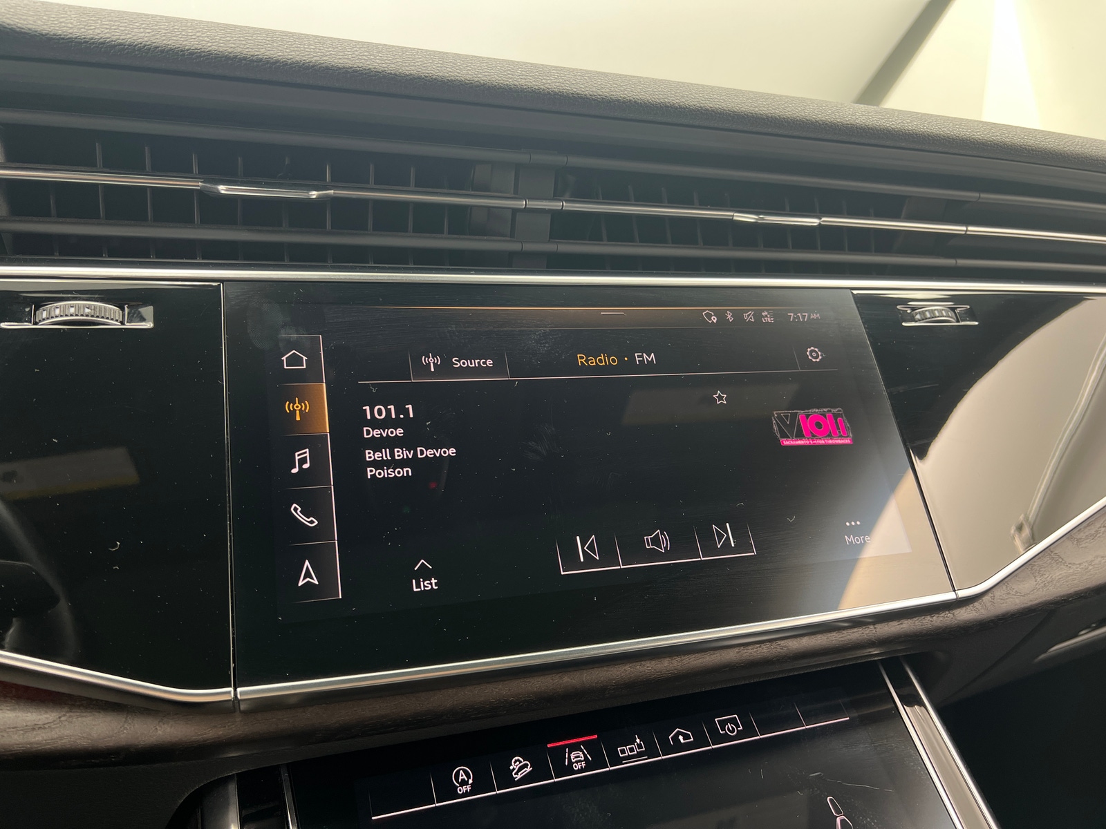 Thumbnail: 2019 Audi Q8 - 3