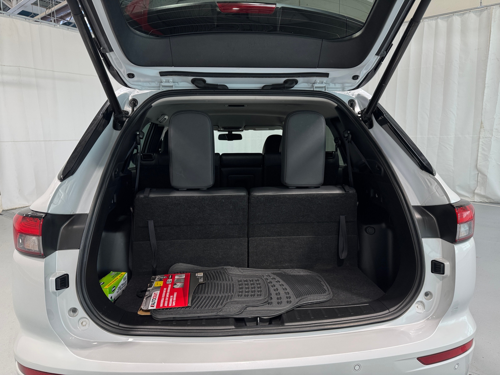 Thumbnail: 2022 Mitsubishi Outlander - 6