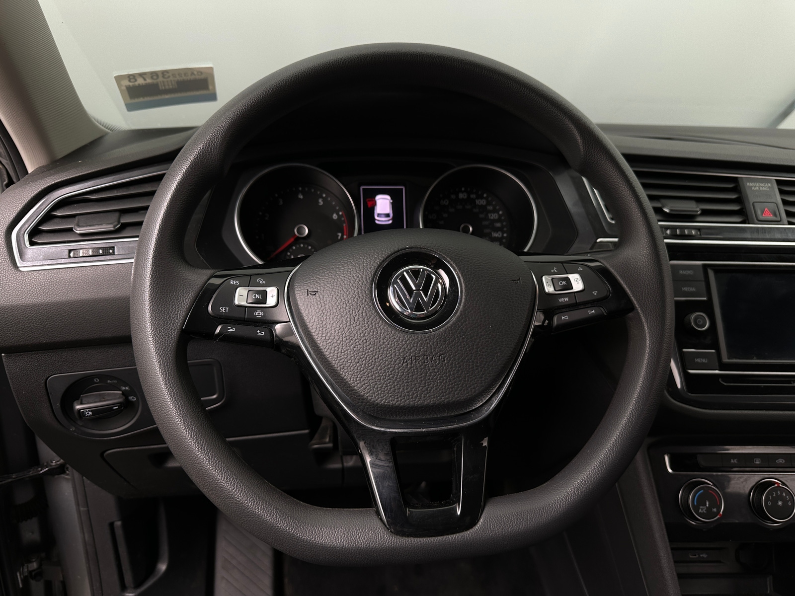 Thumbnail: 2021 Volkswagen Tiguan - 5