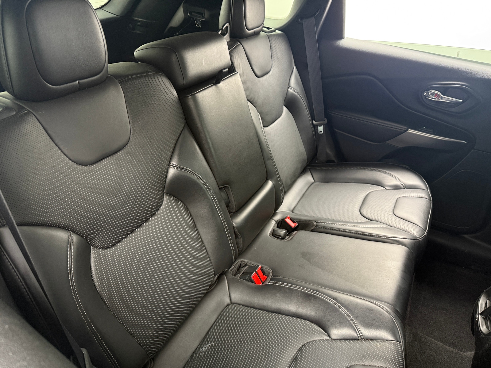 Thumbnail: 2021 Jeep Cherokee - 5