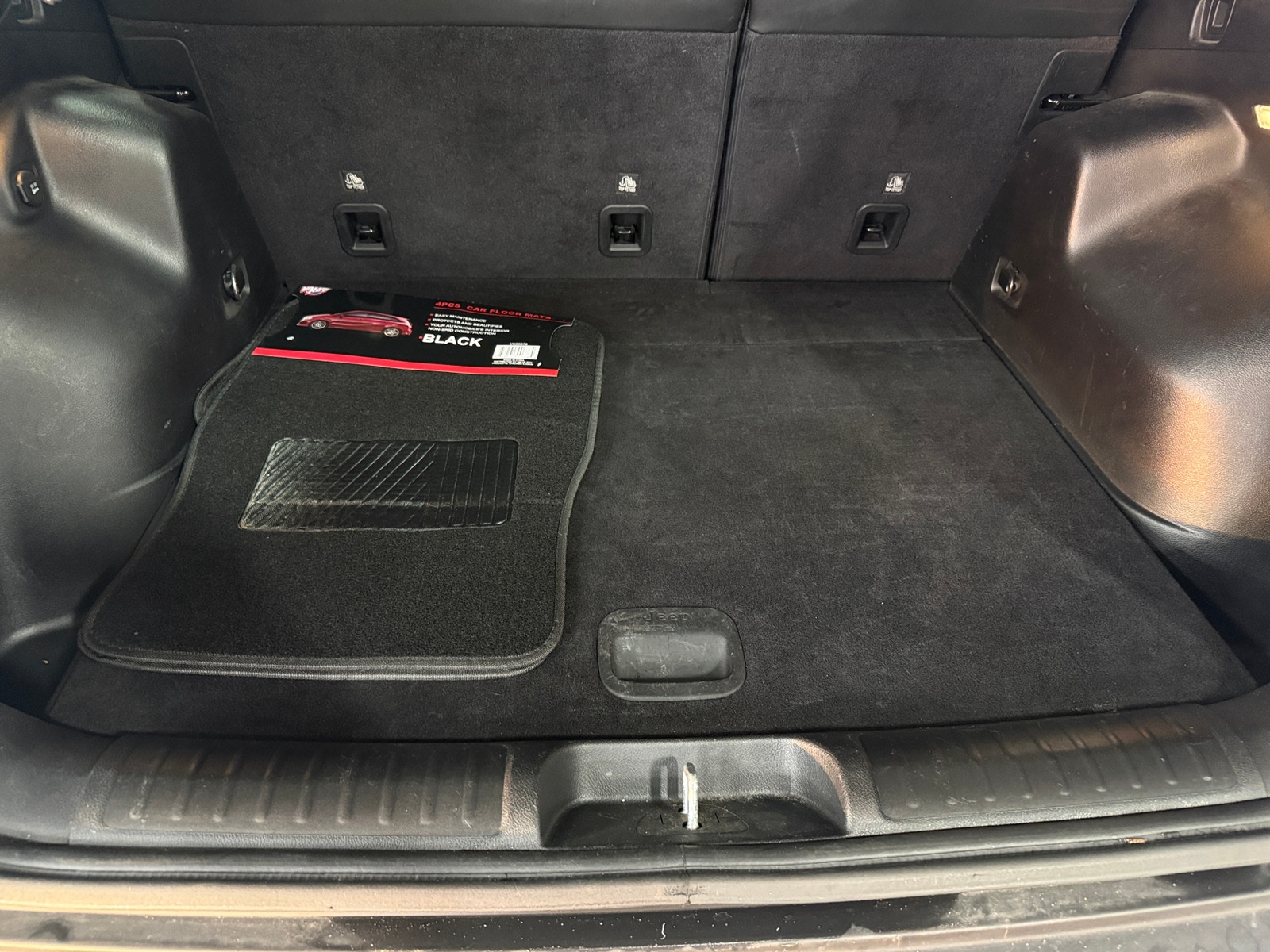 Thumbnail: 2021 Jeep Cherokee - 6