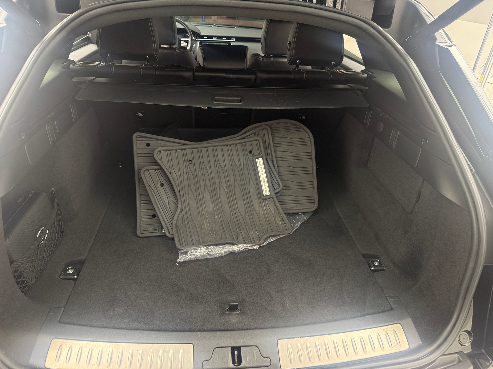 Thumbnail: 2023 Land Rover Range Rover Velar - 6