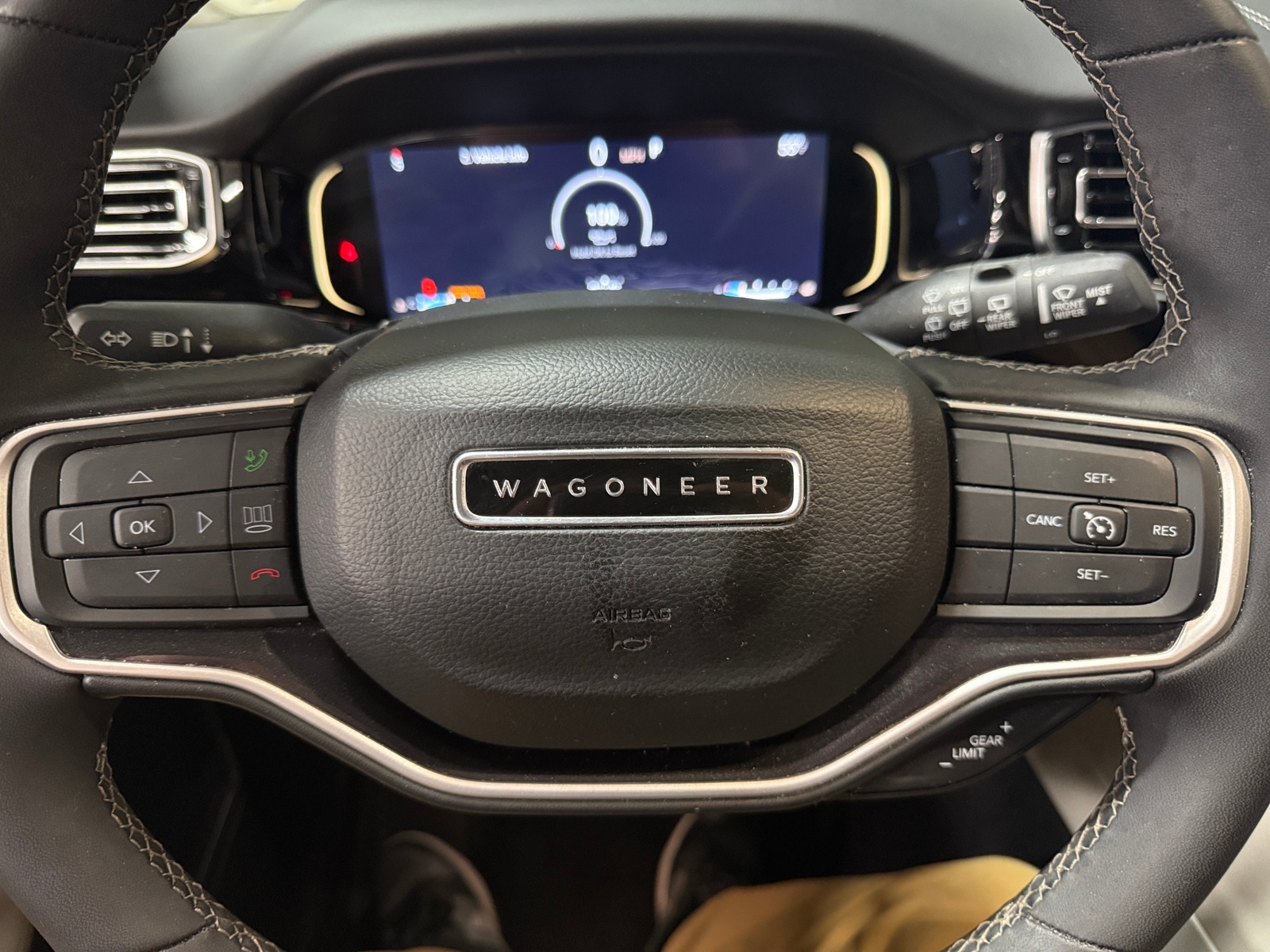 Thumbnail: 2023 Jeep Wagoneer - 4