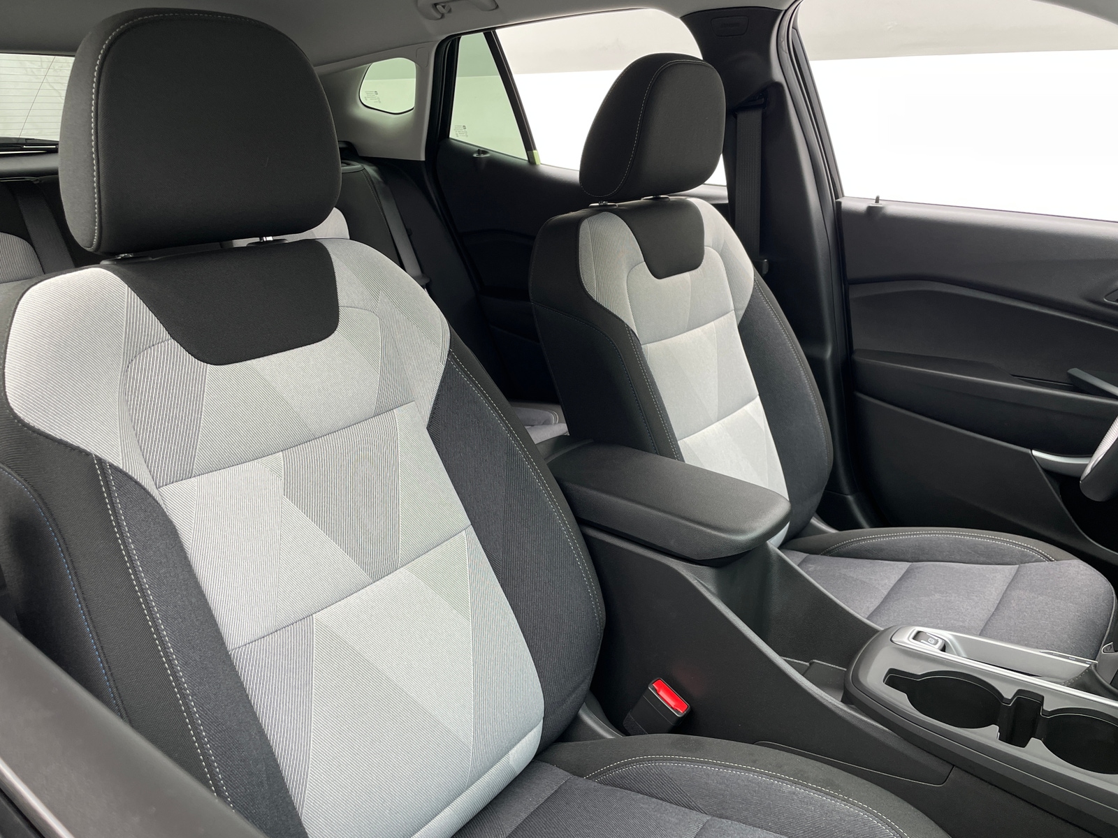 Thumbnail: 2025 Chevrolet Trax - 2