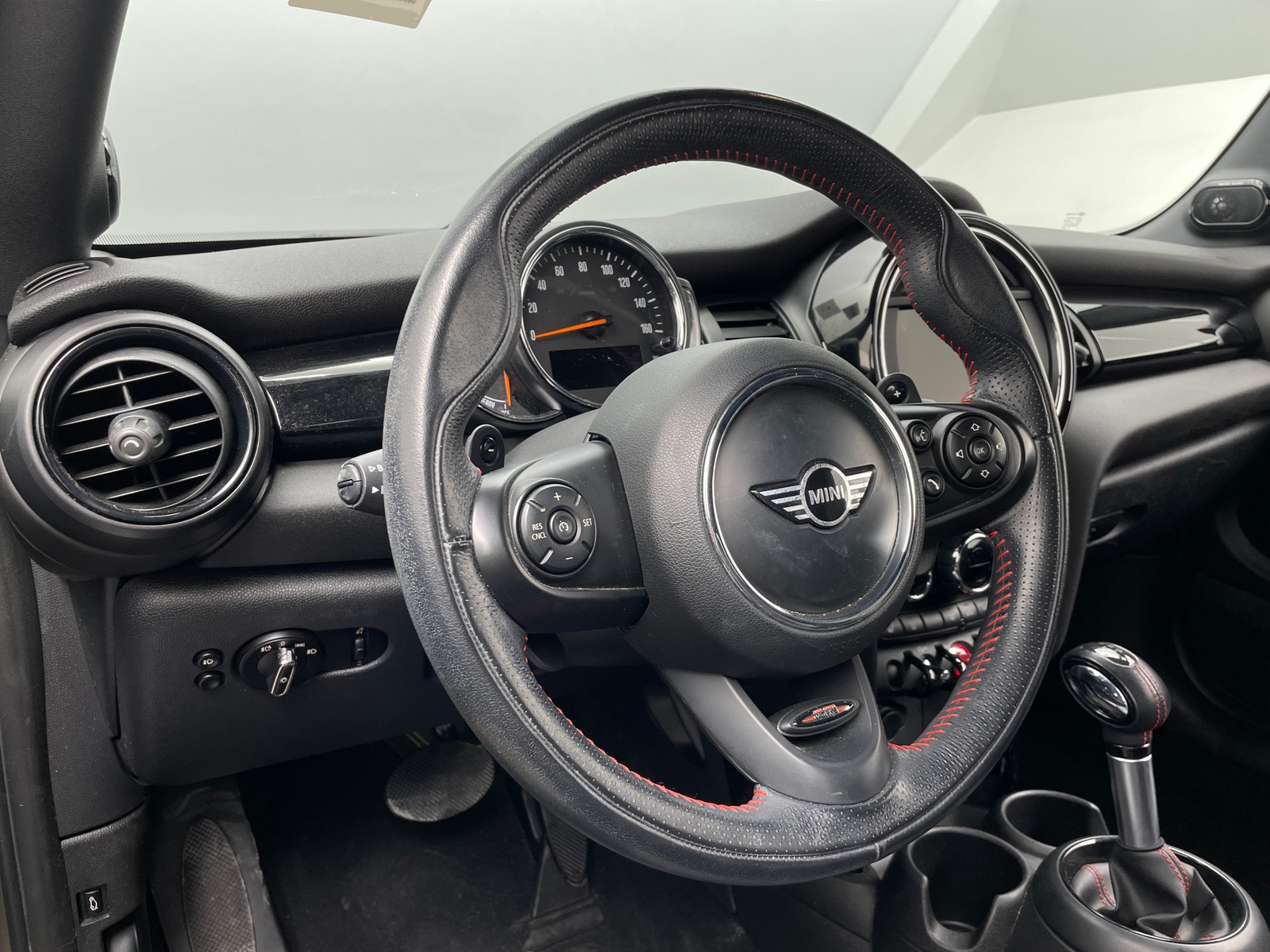 Thumbnail: 2019 MINI Cooper Convertible - 4