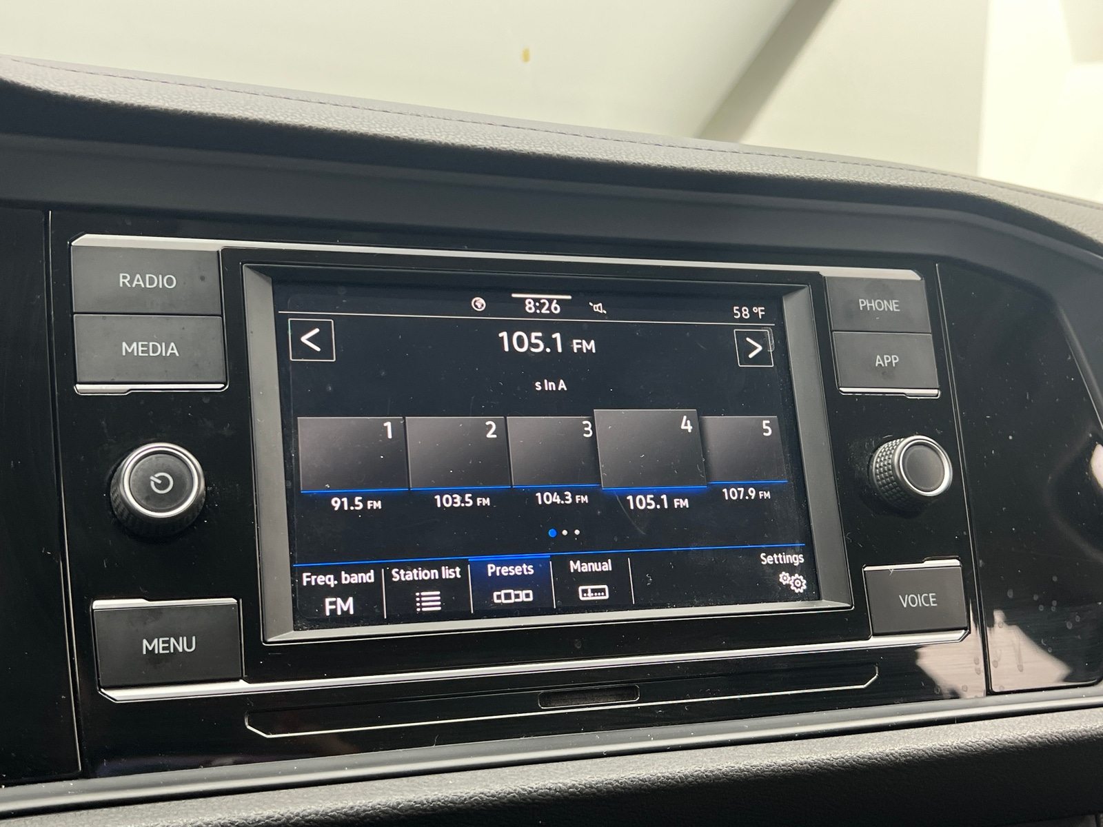 Thumbnail: 2021 Volkswagen Jetta - 4