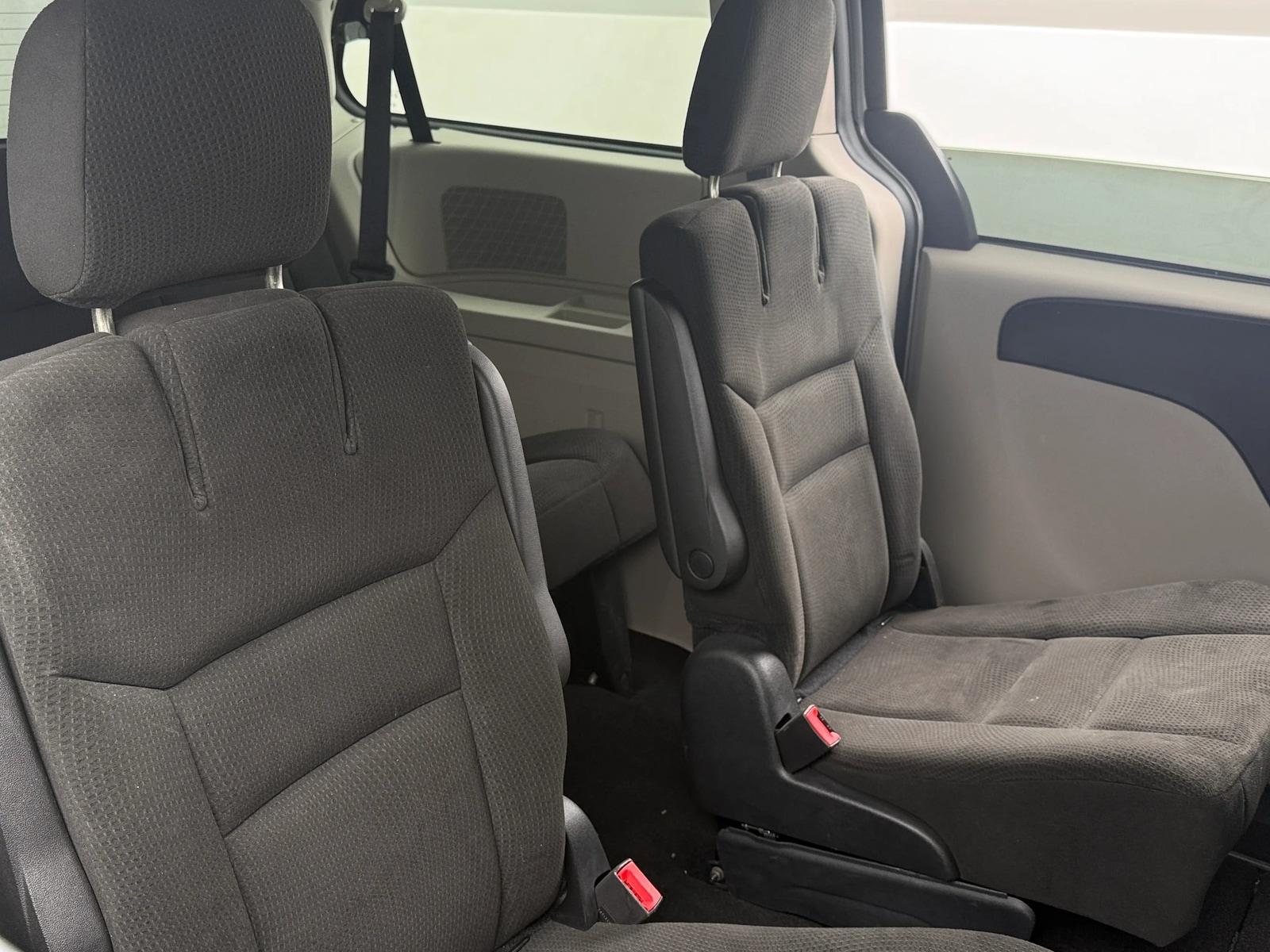 Thumbnail: 2016 Dodge Grand Caravan - 6