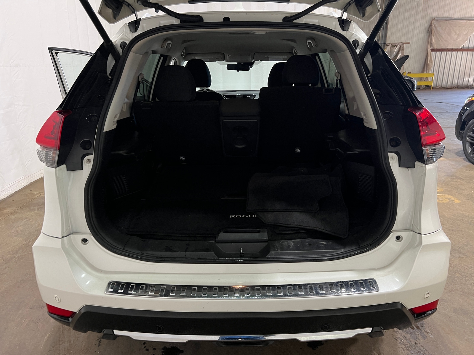 Thumbnail: 2019 Nissan Rogue - 7