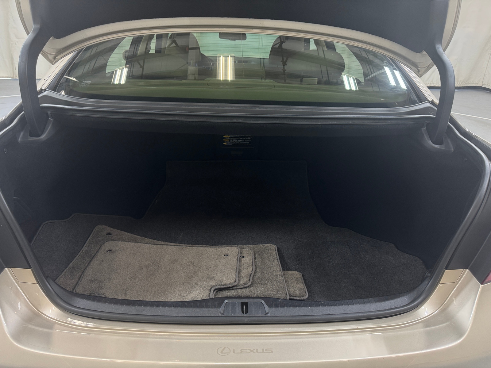 Thumbnail: 2010 Lexus LS - 5