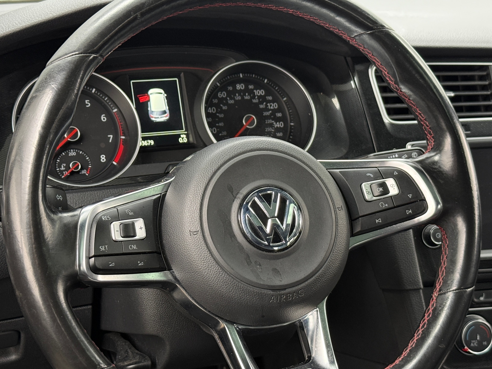 Thumbnail: 2015 Volkswagen Golf - 4