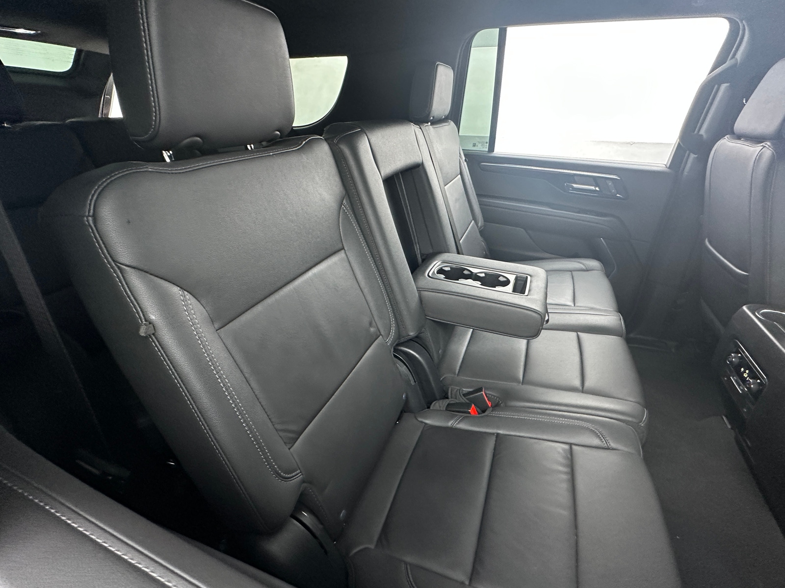 Thumbnail: 2025 Chevrolet Suburban - 5