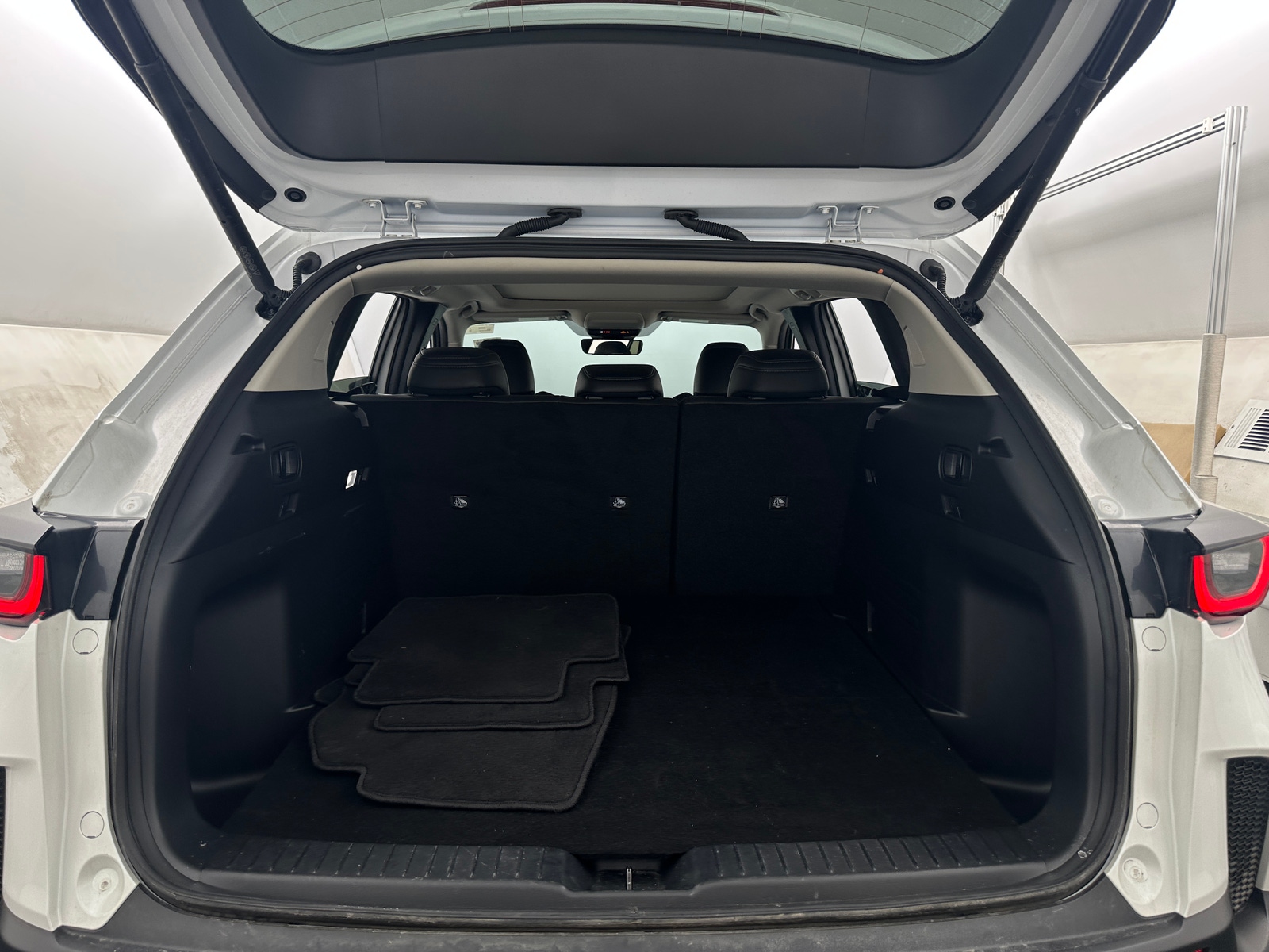 Thumbnail: 2025 Mazda CX-50 - 6