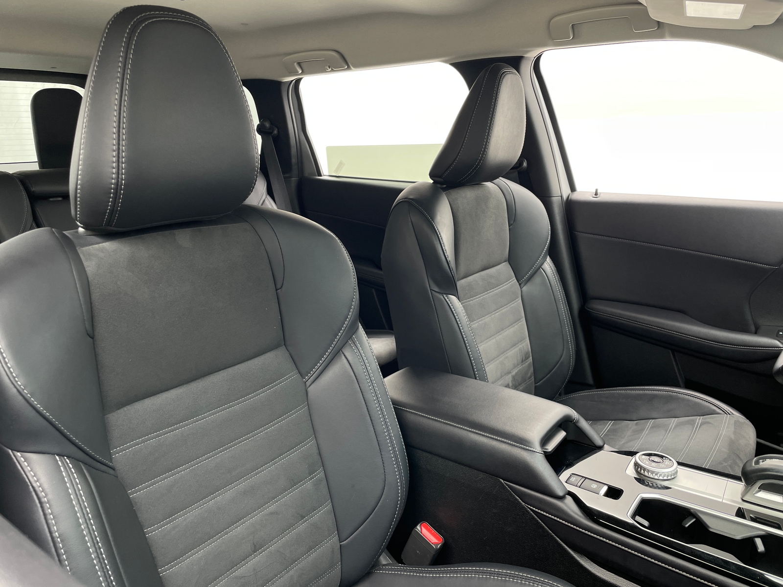 Thumbnail: 2025 Mitsubishi Outlander - 2