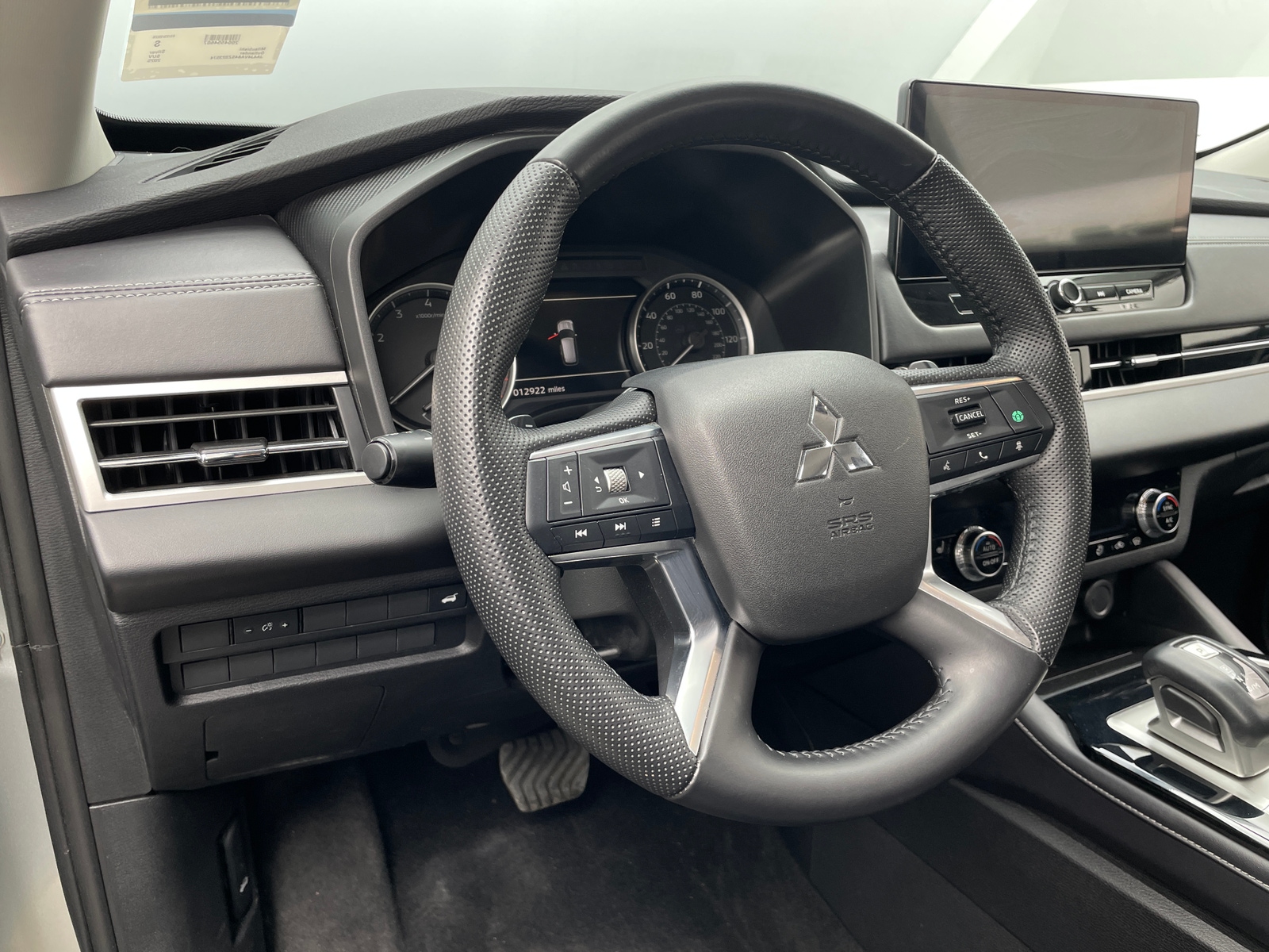 Thumbnail: 2025 Mitsubishi Outlander - 5